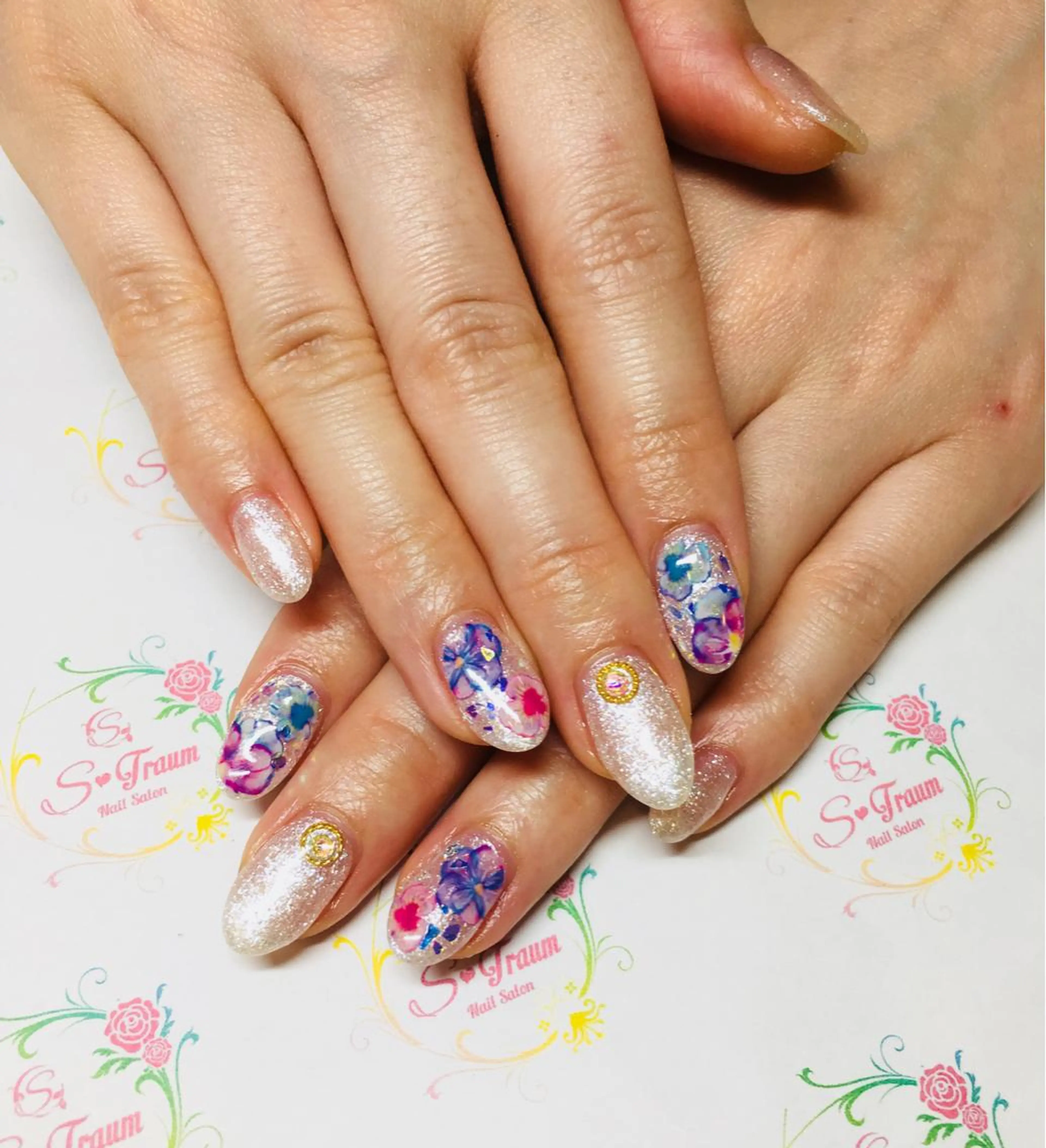 ネイル キラキラネイル Nail Salon S-Traum所属・Nail Salon S-Traumのネイルデザイン