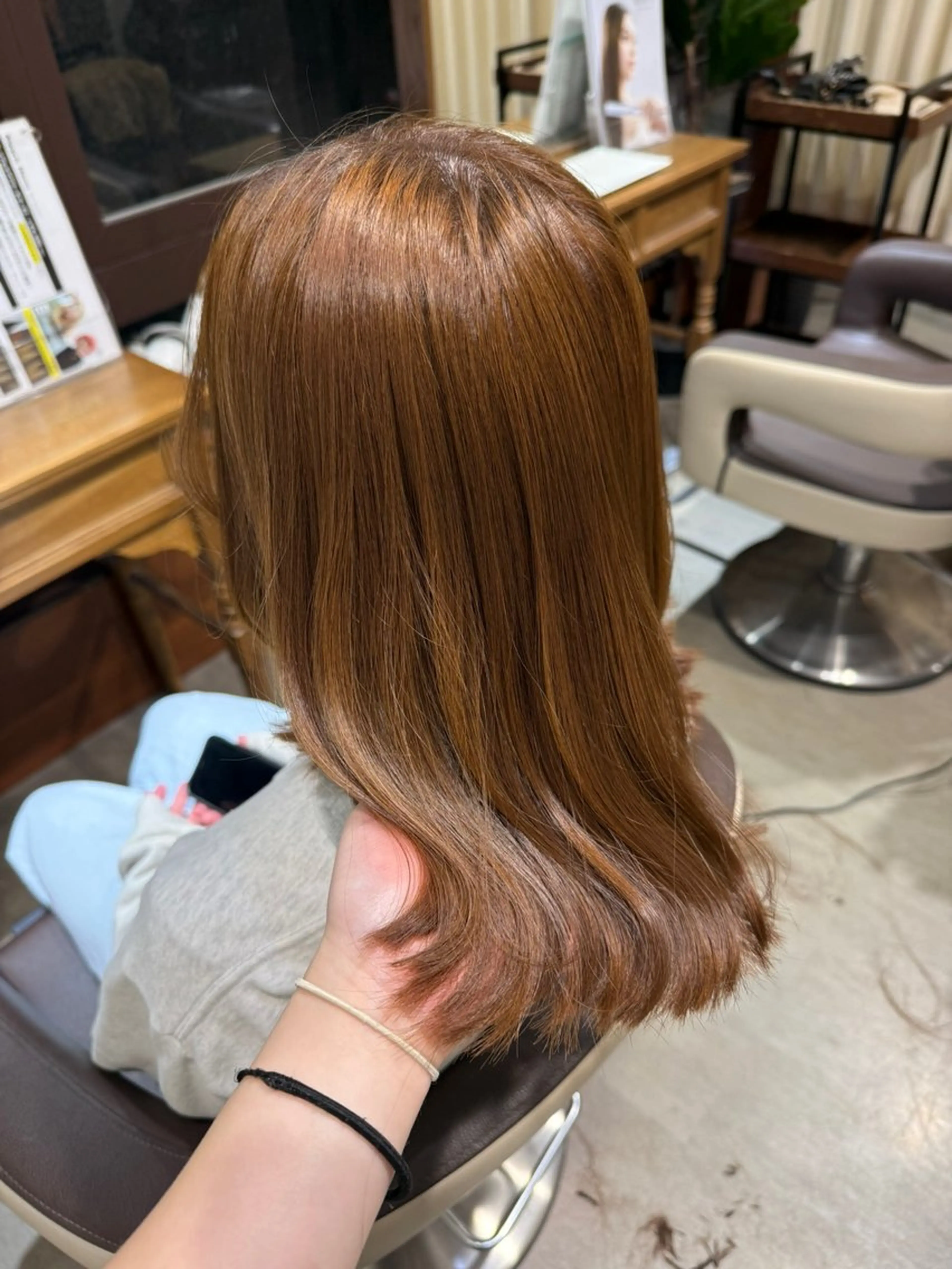 セミロング カット ヘアカラー RINA .のヘアスタイル