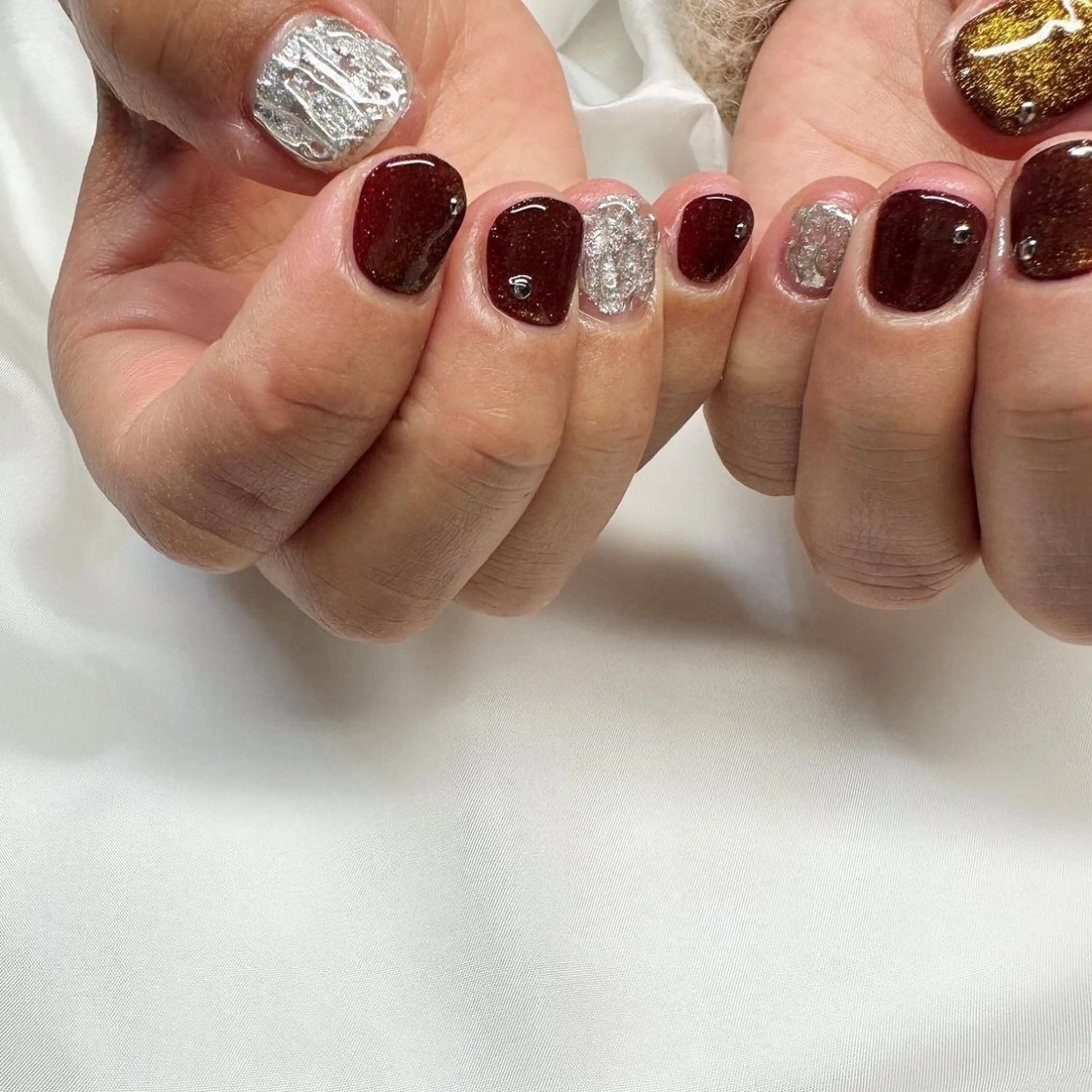 ネイル ボルドー クリアネイル 氷ネイル・うるうるネイル 韓国ネイル マグネットネイル 🪞KAPE NAIL 🪞のネイルデザイン