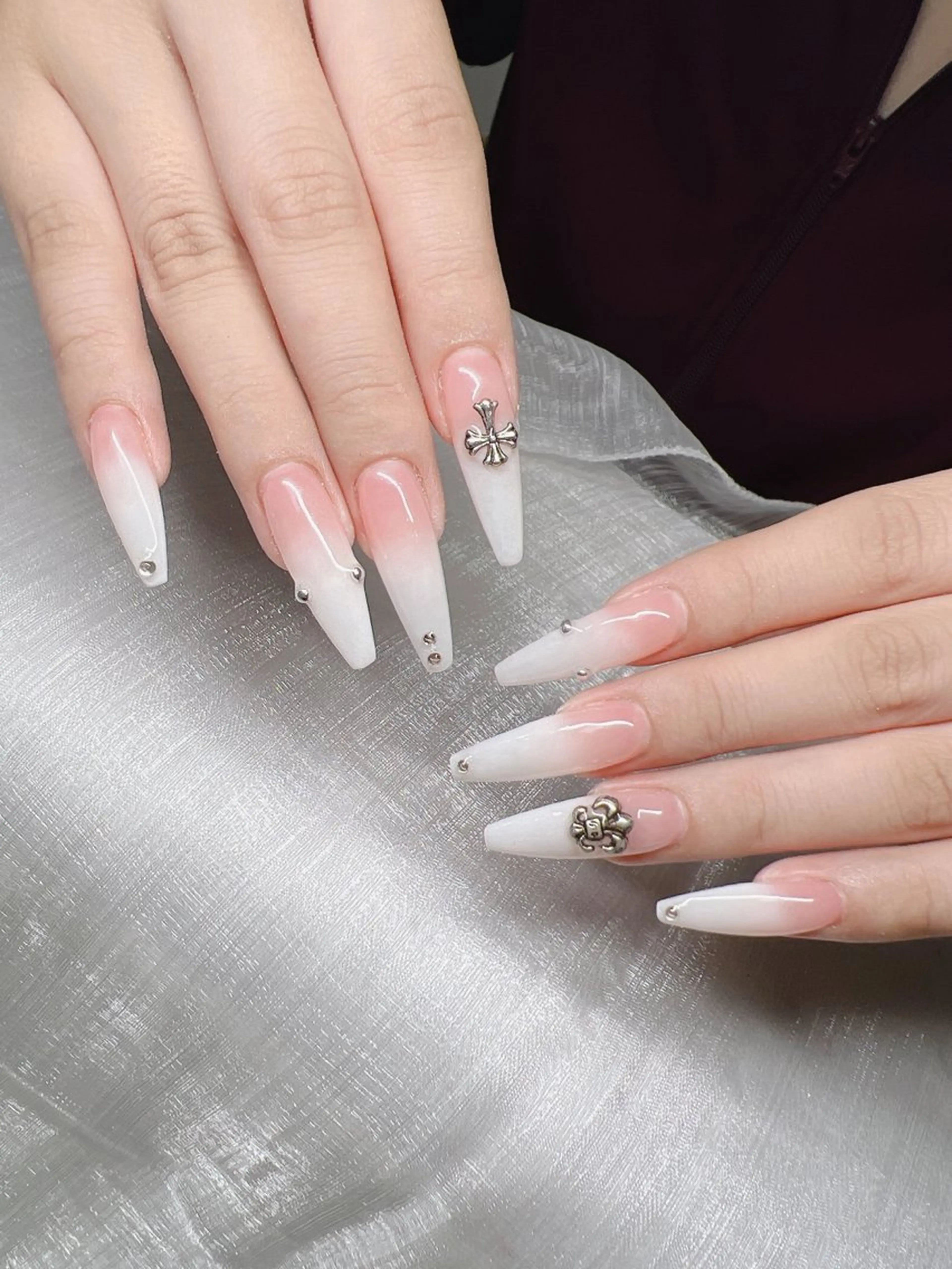 ネイル ハンドネイル Lee Nailsのネイルデザイン