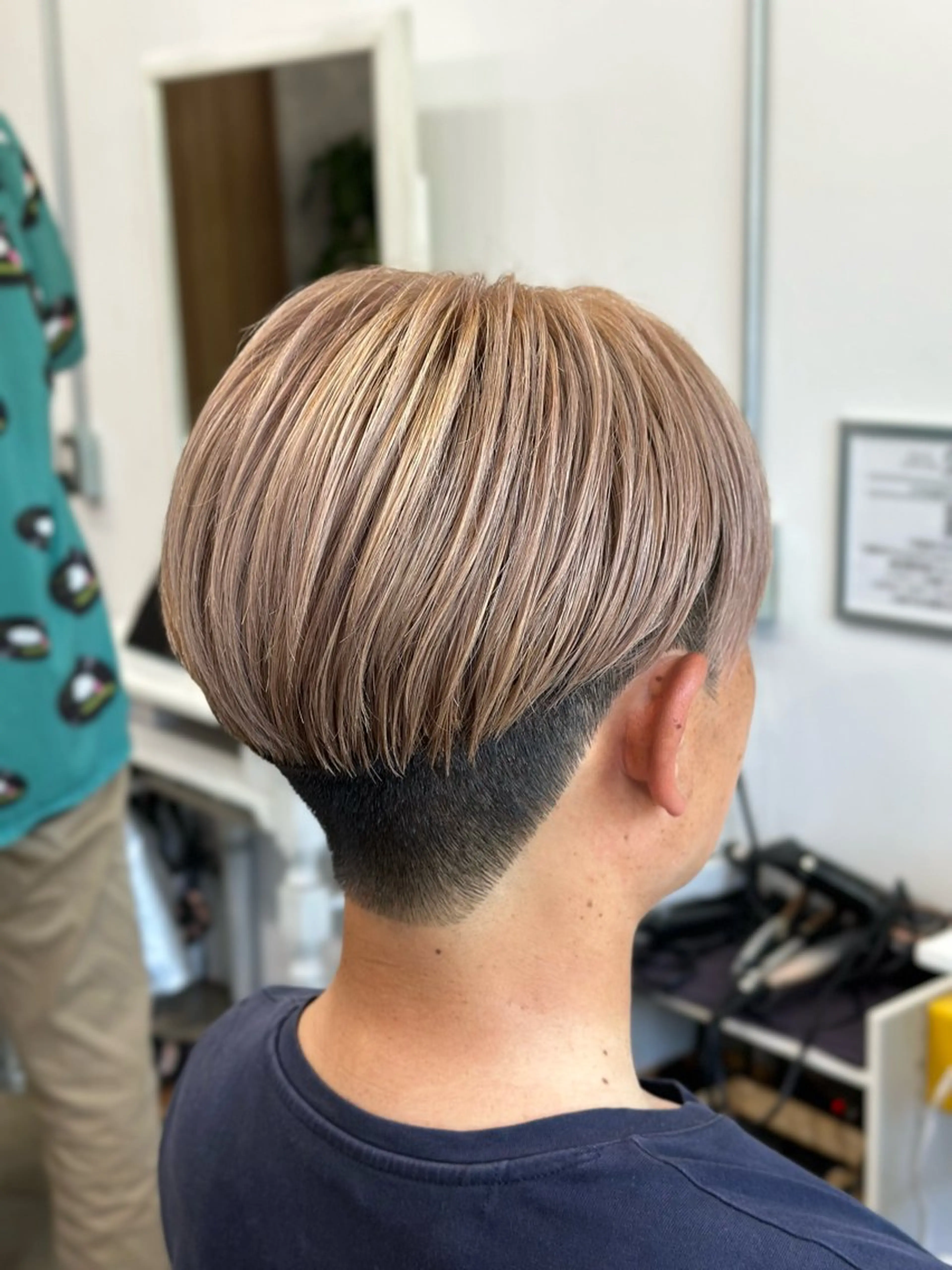 カラー メンズ ベージュカラー ミルクティーベージュ ヘアカラー Snalyメンズ特化 スエハラのヘアスタイル