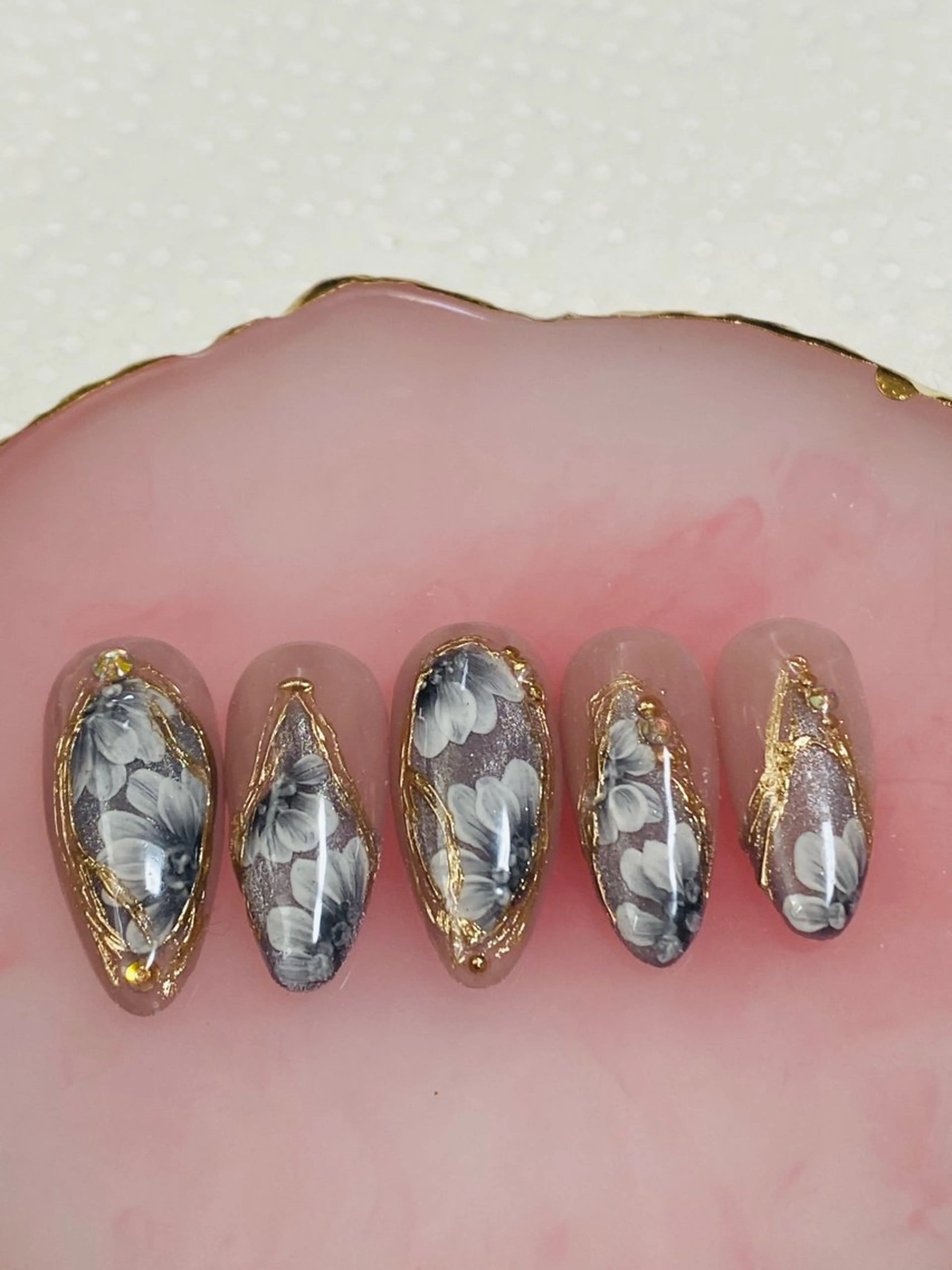 ネイル フラワーネイル ミラーネイル 自宅ネイルサロン ♦️nuance♦️のネイルデザイン