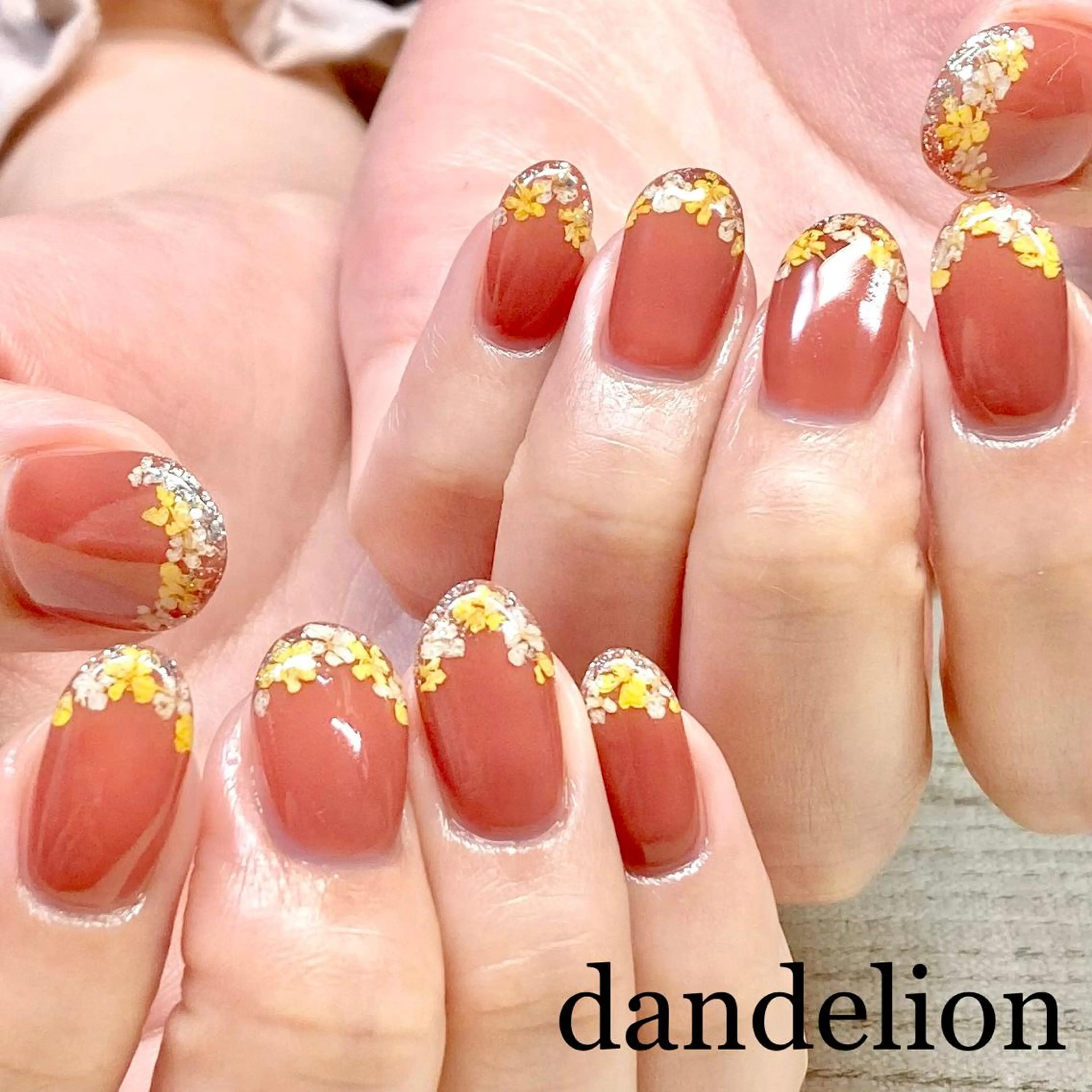 ネイル ハンドネイル ハンドケア dandelion ダンデライオンのネイルデザイン