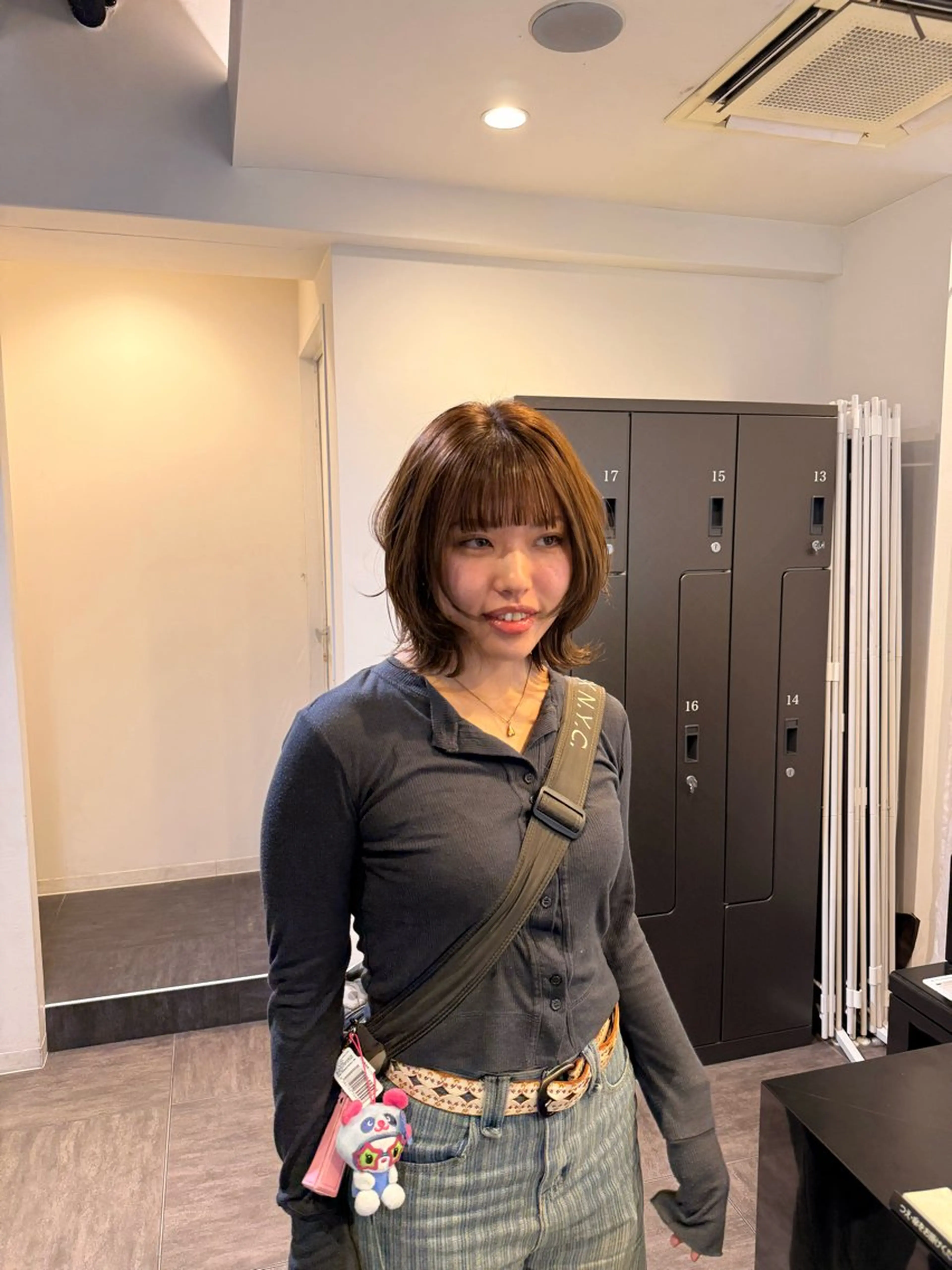 ミディアム カラー レイヤーカット カット ヘアカラー レイヤー/艶カラー ROKUのヘアスタイル