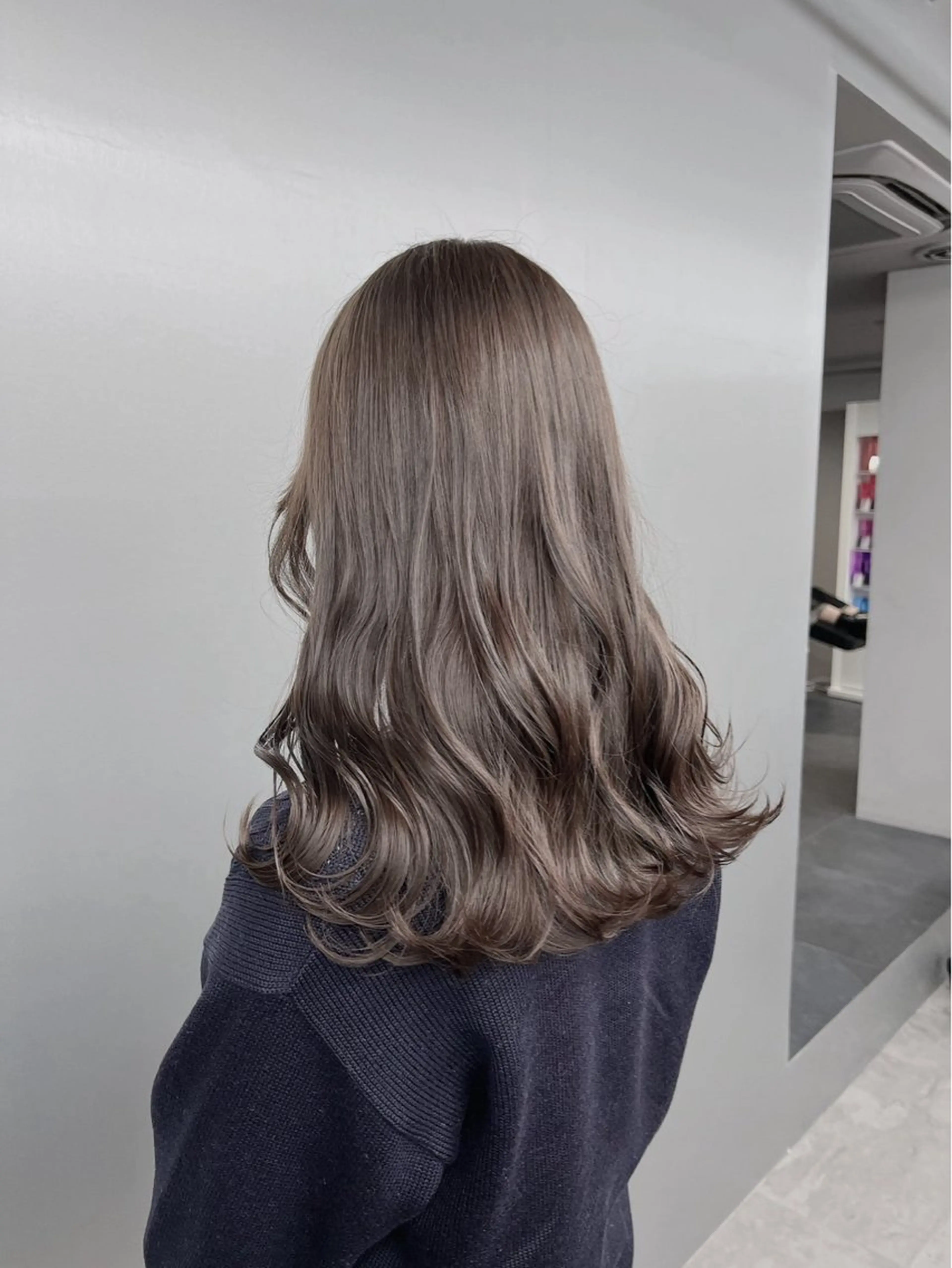 ロング カラー 透明感カラー グレージュ/あいのヘアスタイル