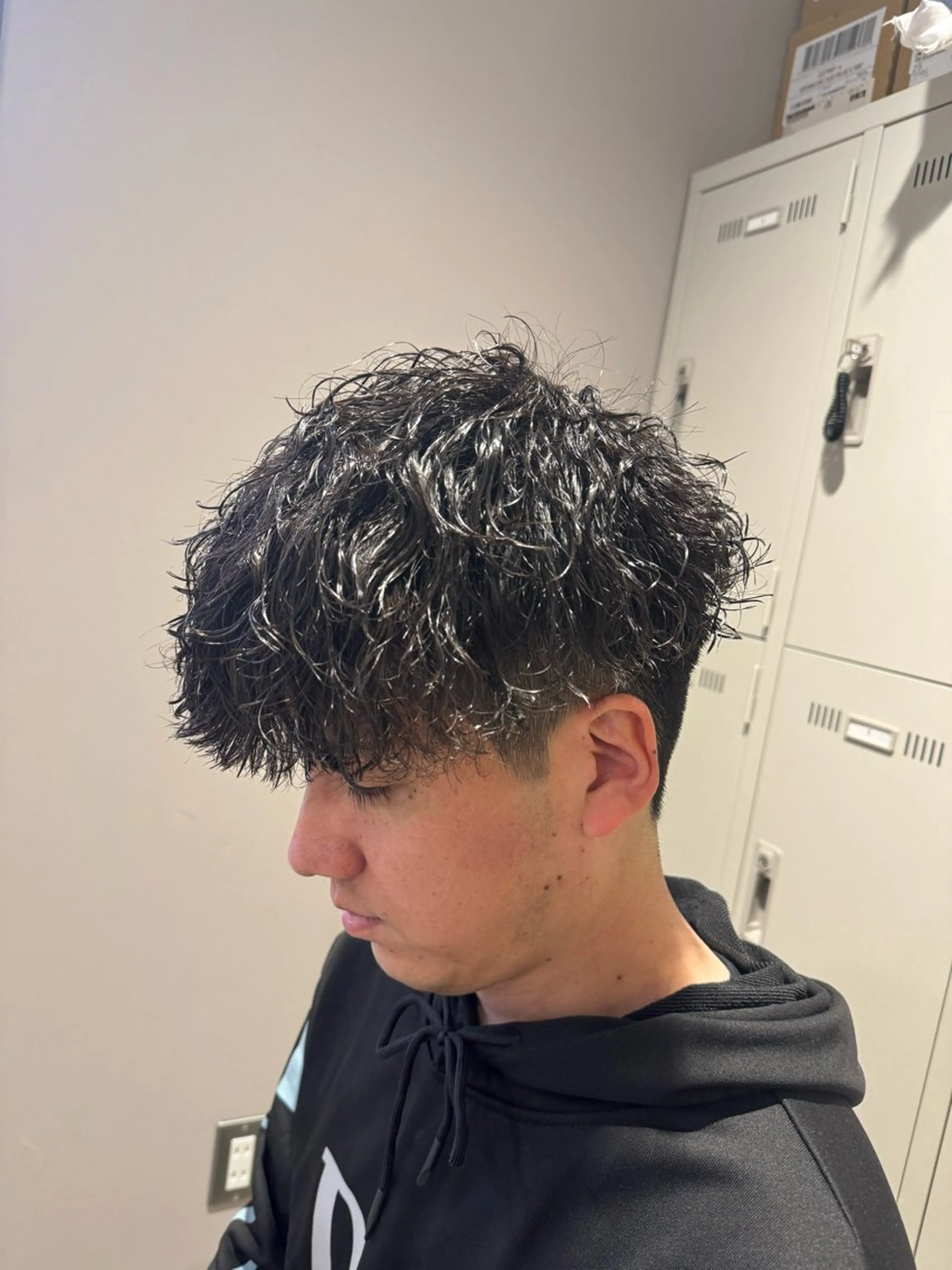 ショート パーマ ヘアアレンジ メンズ メンズパーマ 顔まわりカット の達人のヘアスタイル