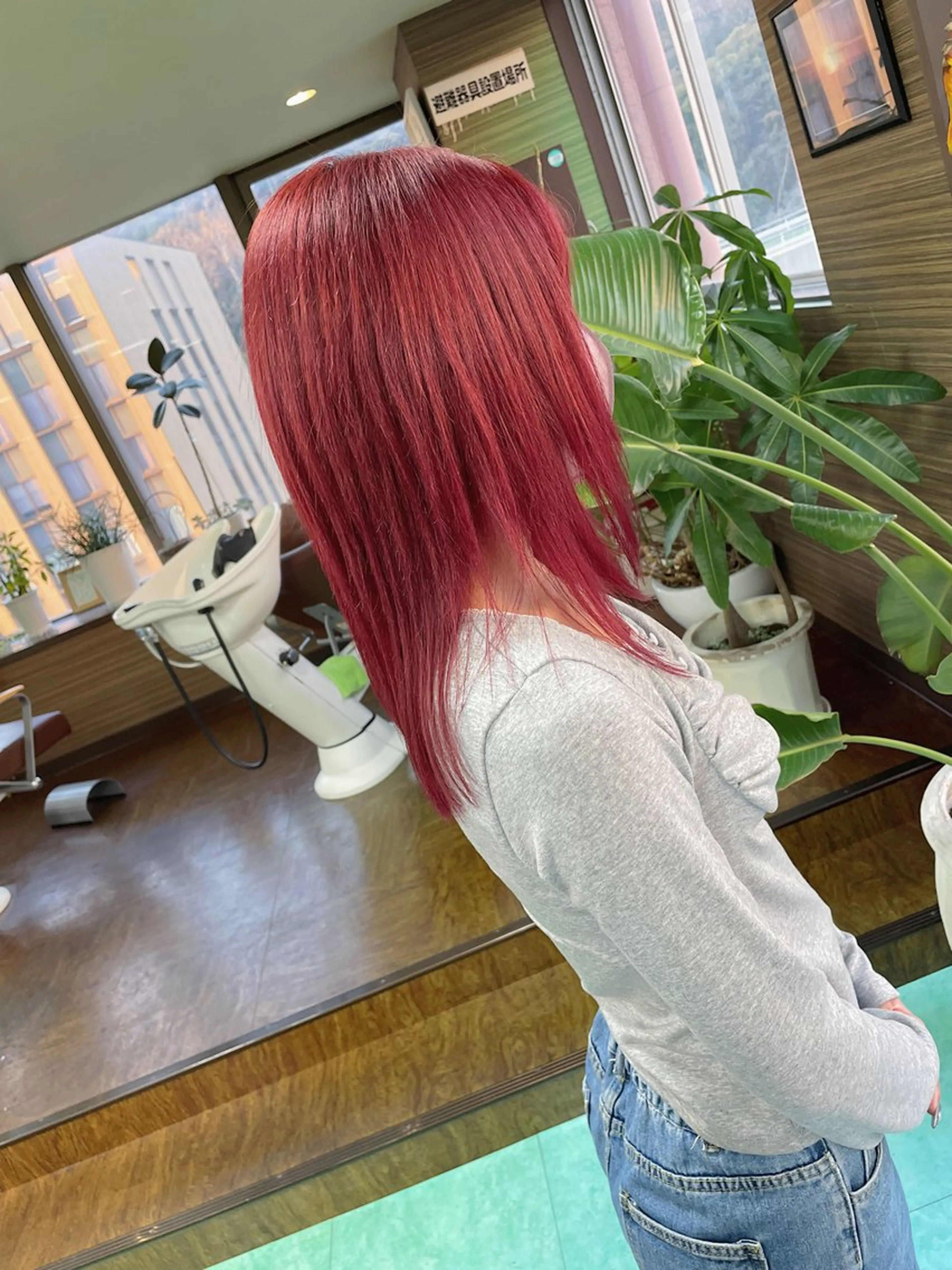 ミディアム カラー ブリーチ レッドカラー ヘアカラー 土居 正季のヘアスタイル