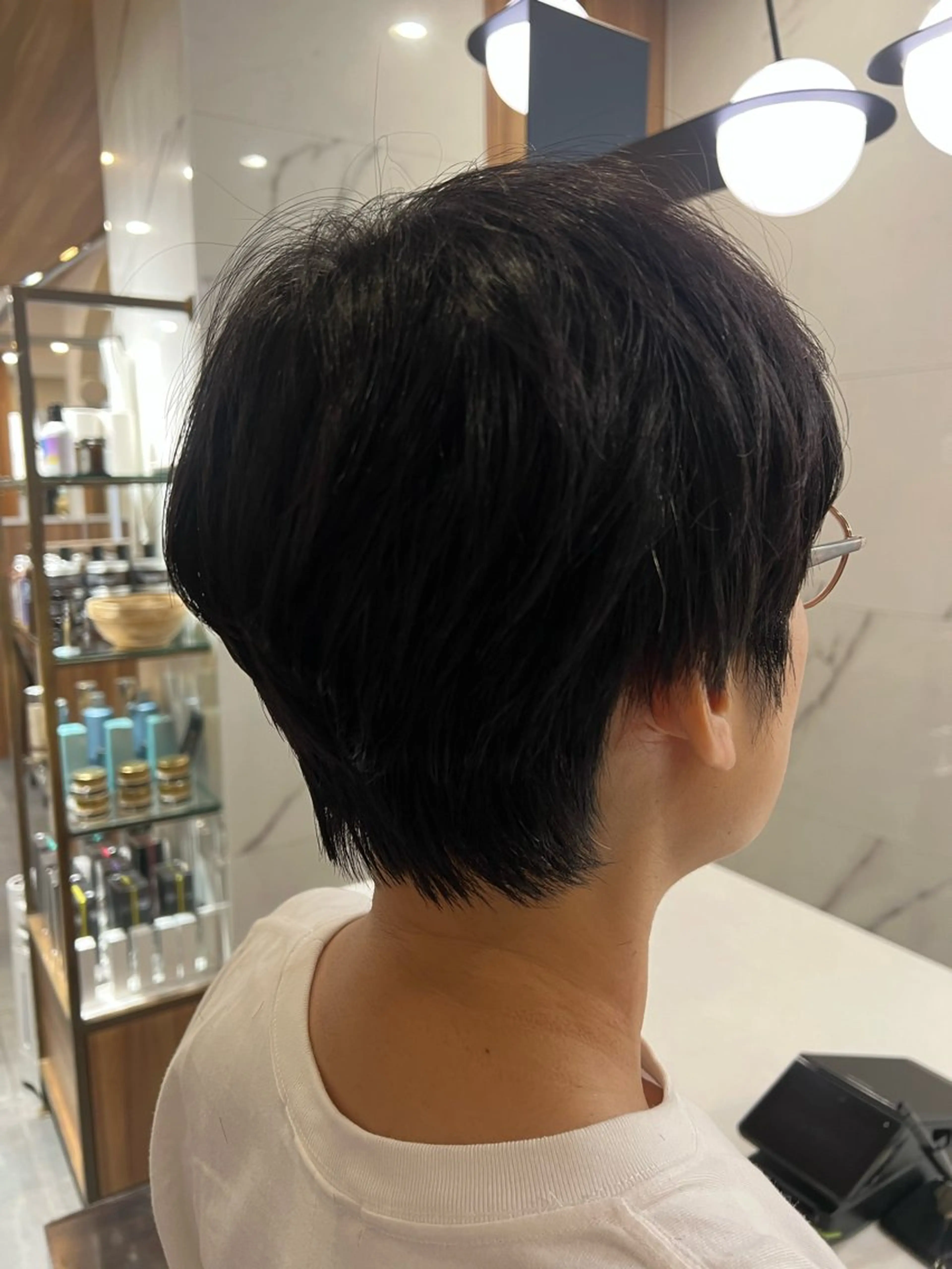 ショート 村中 逸紀のヘアスタイル