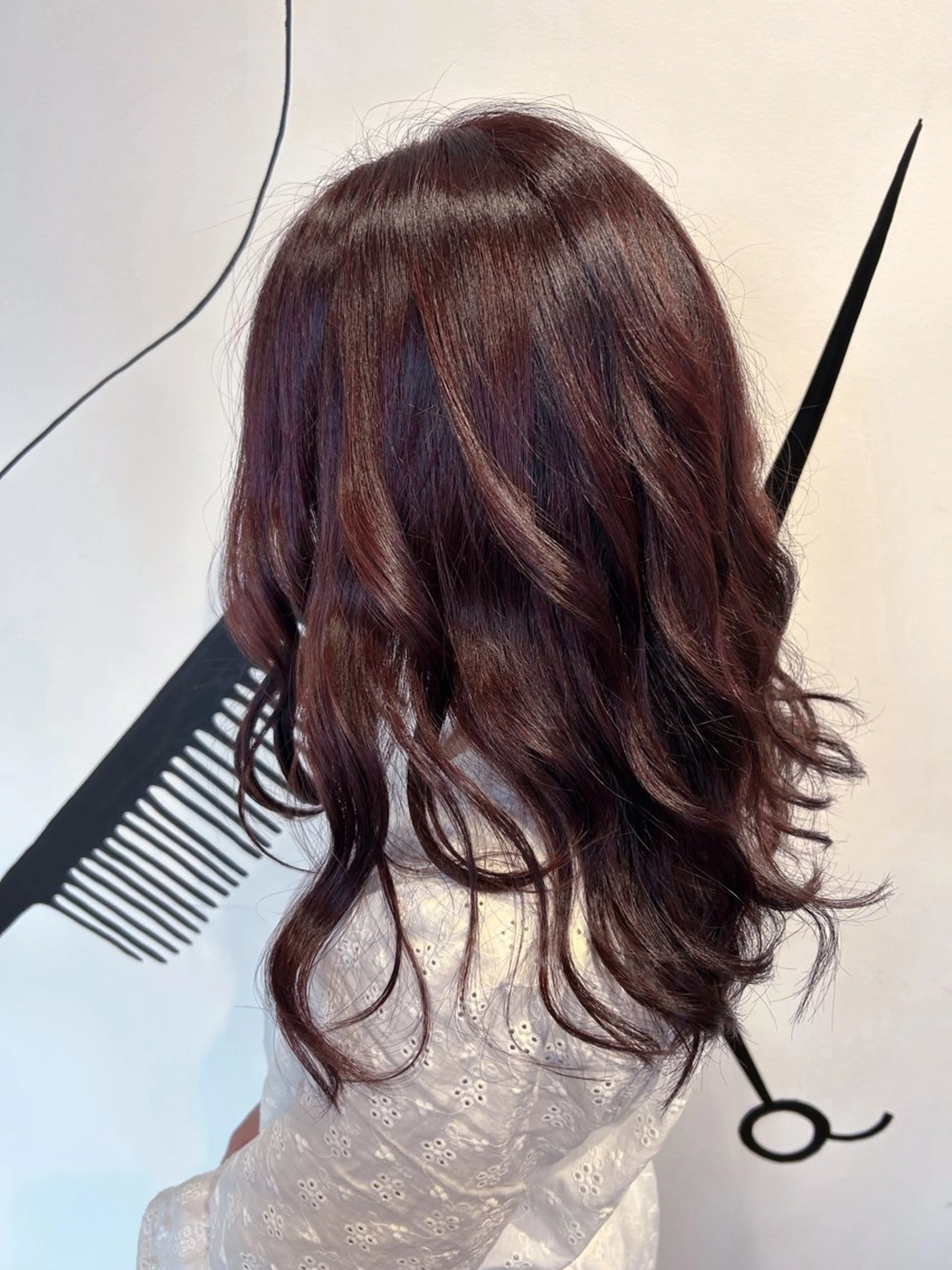 ミディアム カラー ボルドーカラー ブラウンカラー 透明感カラー イルミナカラー 🍒ケアカラー🍒 AKAね🤍のヘアスタイル