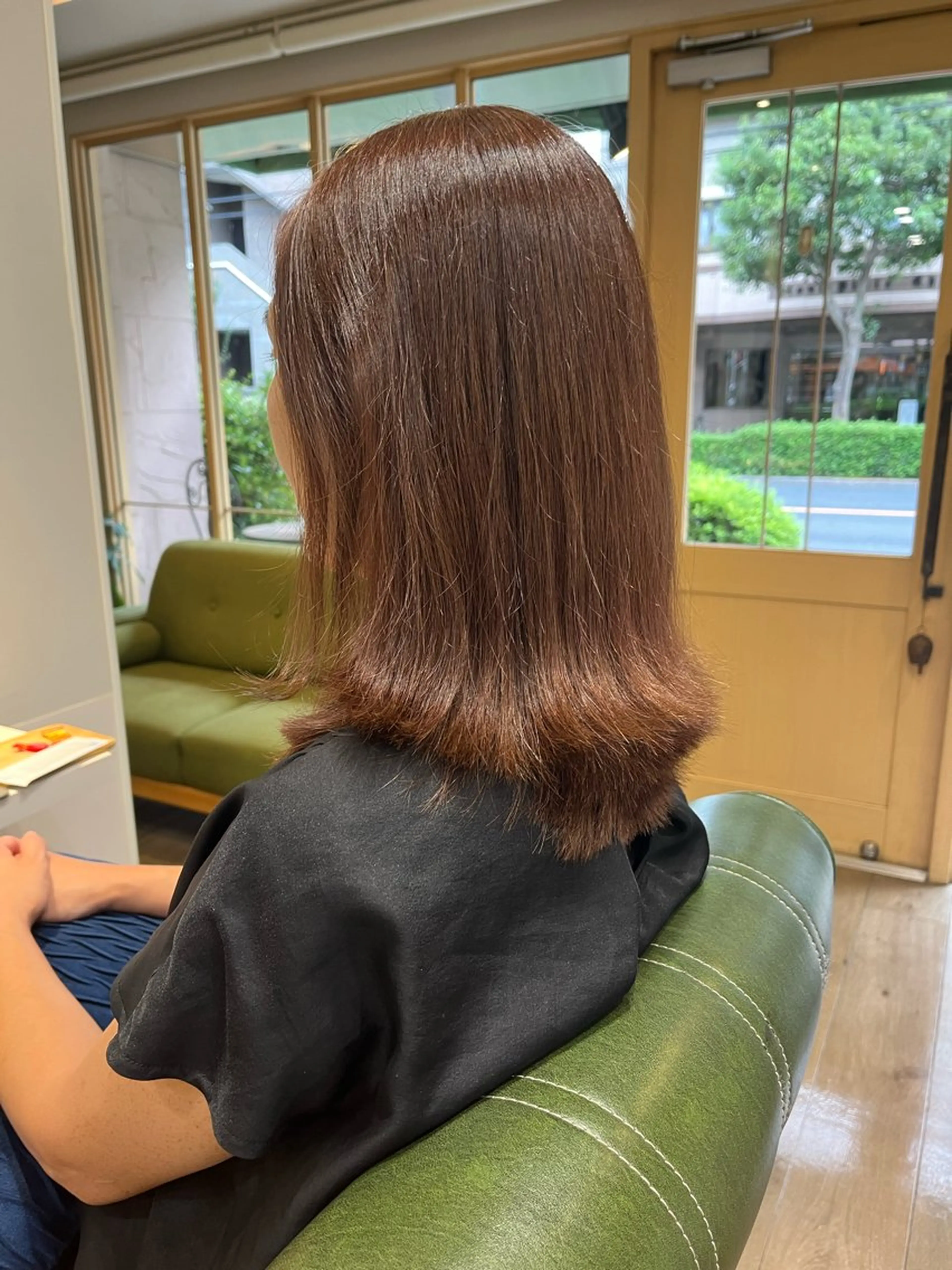 ミディアム 小鴨 美佳のヘアスタイル