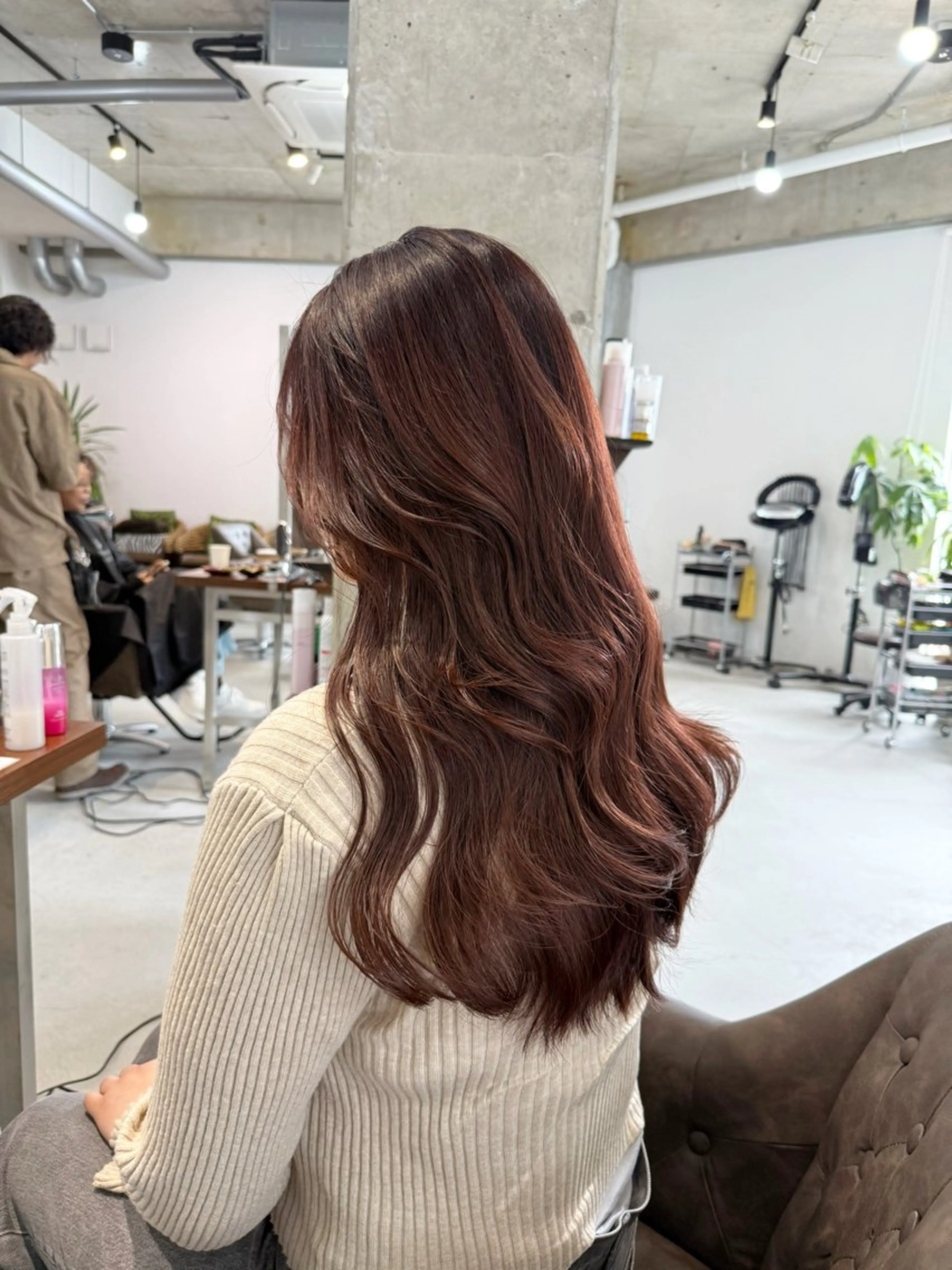 ロング カラー ピンクカラー レイヤーカット カイリ /レイヤーカットのヘアスタイル