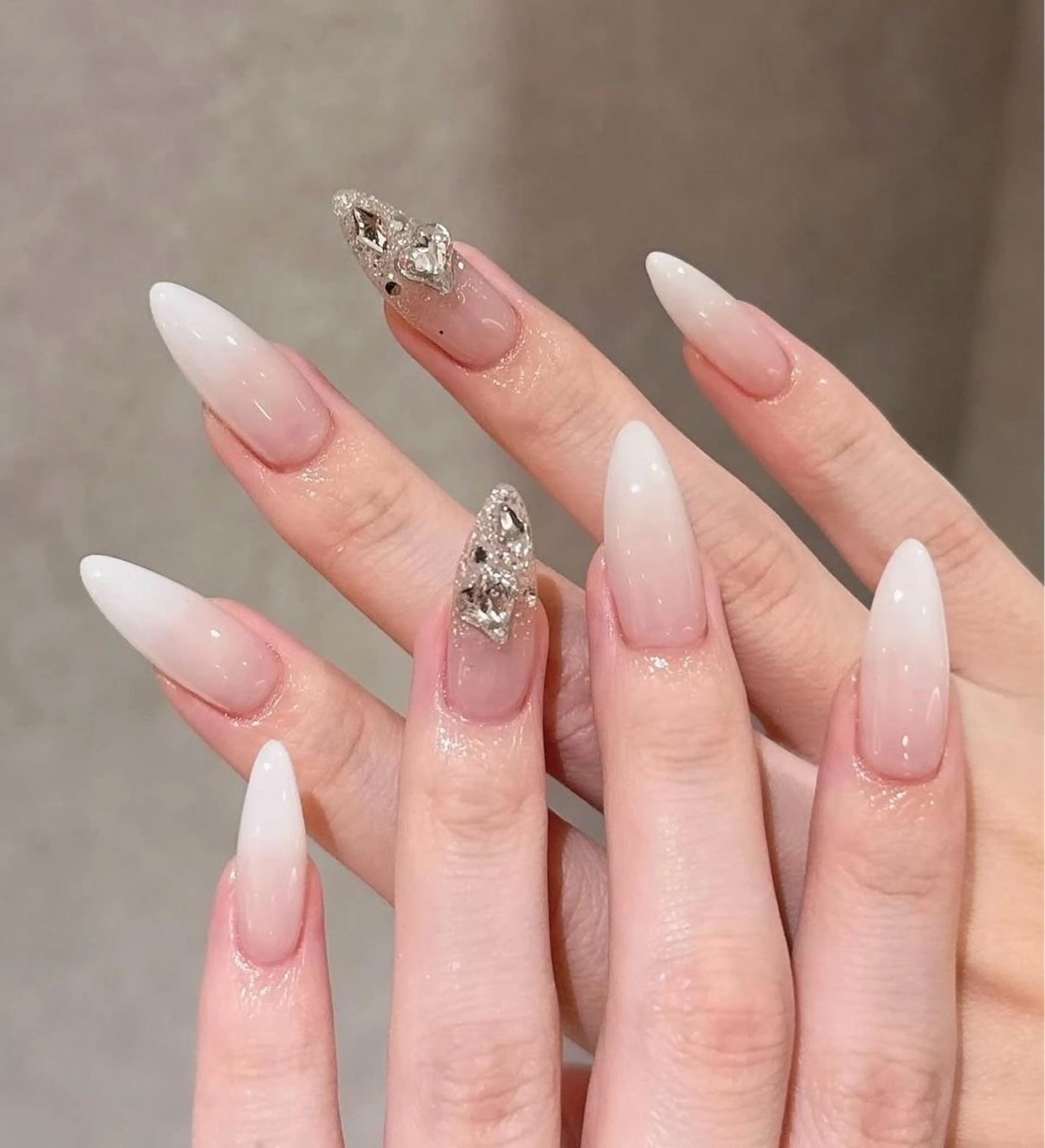 ネイル チークネイル フレンチネイル グラデーション キラキラネイル マグネットネイル ハンドネイル FUJI Nail Salon所属・FUJI NAILSALONのネイルデザイン