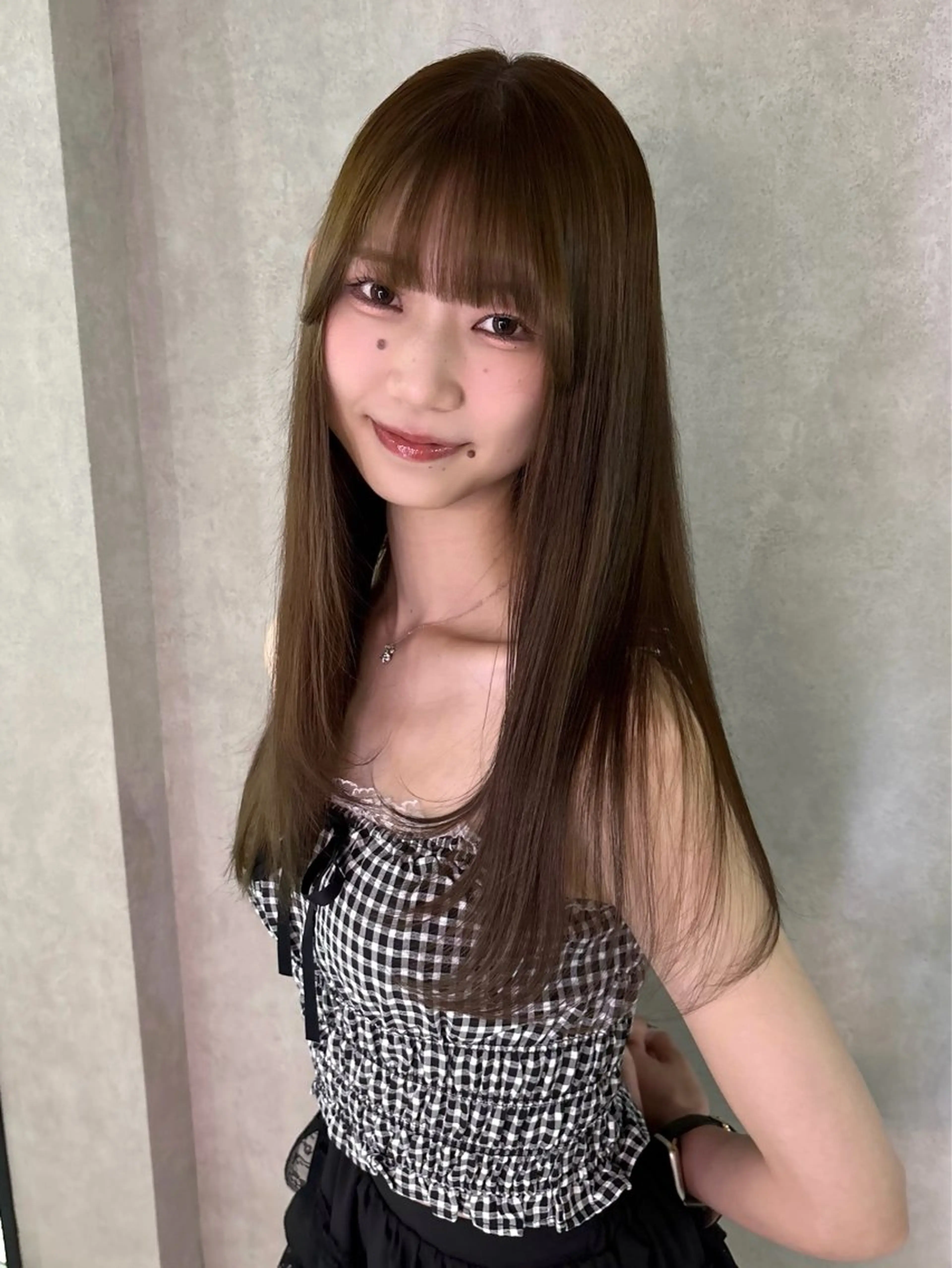 ロング カラー ベージュカラー ブリーチ ブリーチなしカラー オリーブベージュ カット ヘアカラー 盛れる顔まわり✨🎀 モテカラー別所好葉のヘアスタイル