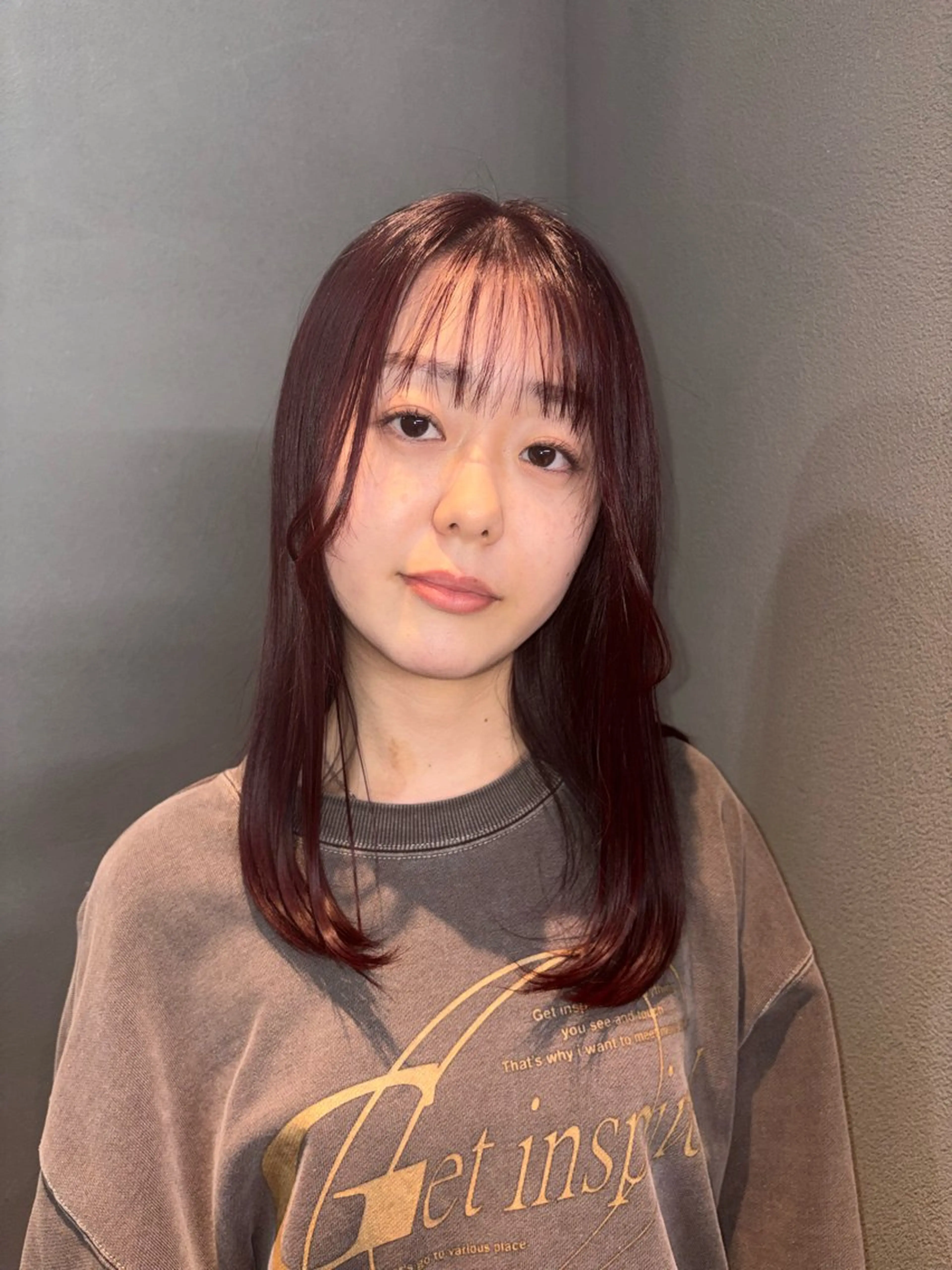 セミロング カラー ブラウンカラー レッドカラー レッドブラウン ヘアカラー トリートメント THEDOTS所属・淀 小南津のヘアスタイル