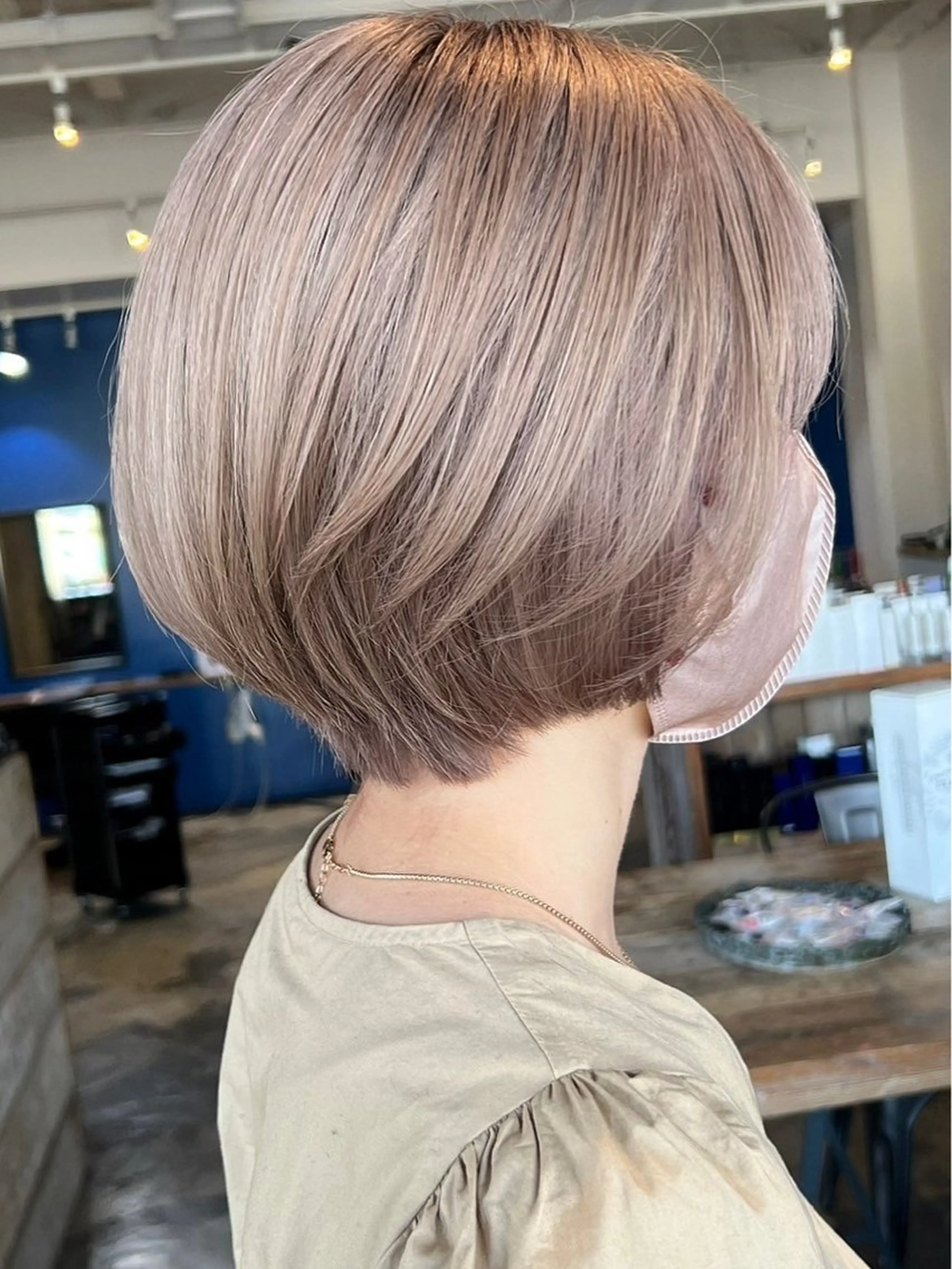 ショート カラー 岸下 理緒のヘアスタイル