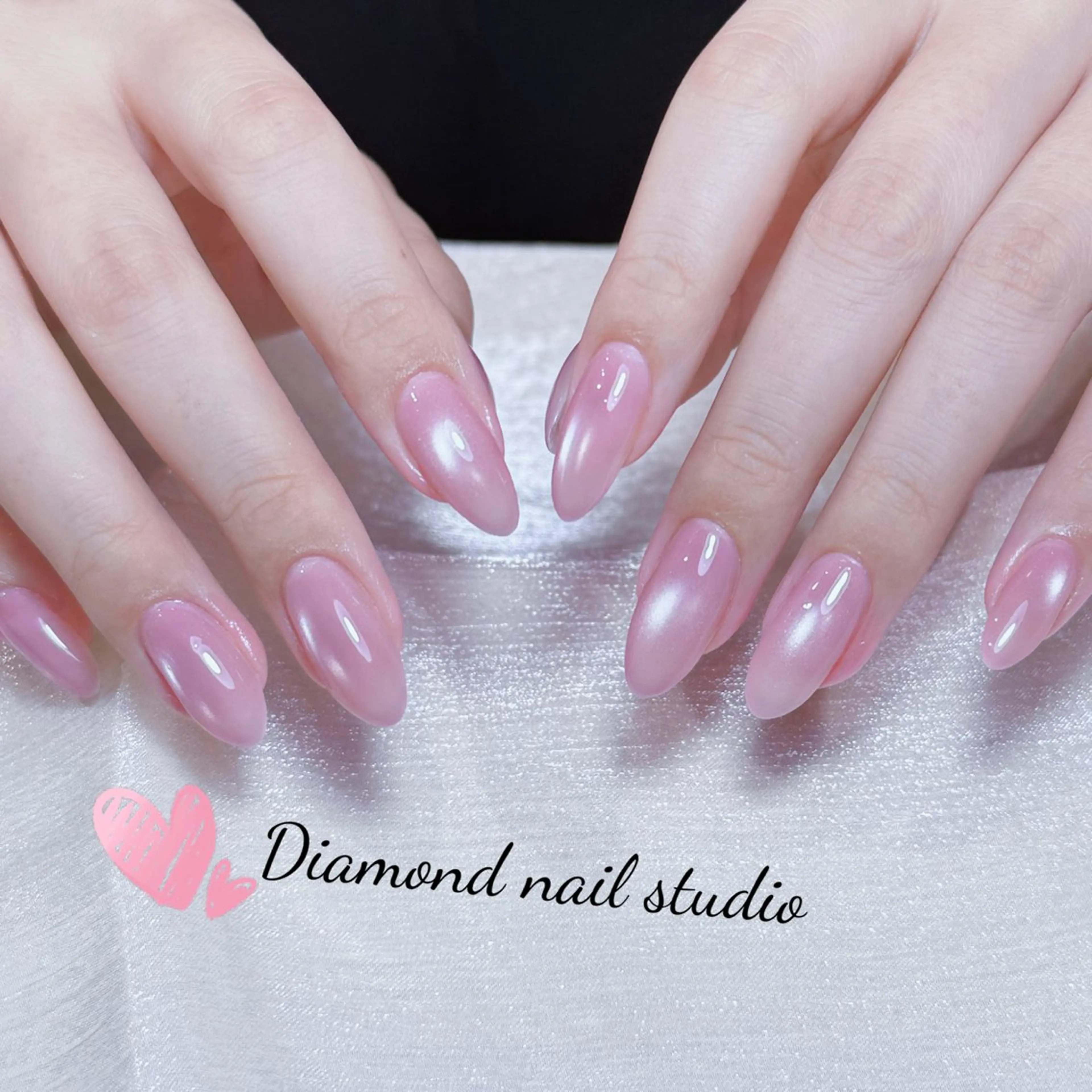 ネイル アートネイル オーロラネイル フラッシュネイル ガーリー キラキラネイル ハンドネイル Una NAILMANAMIのネイルデザイン