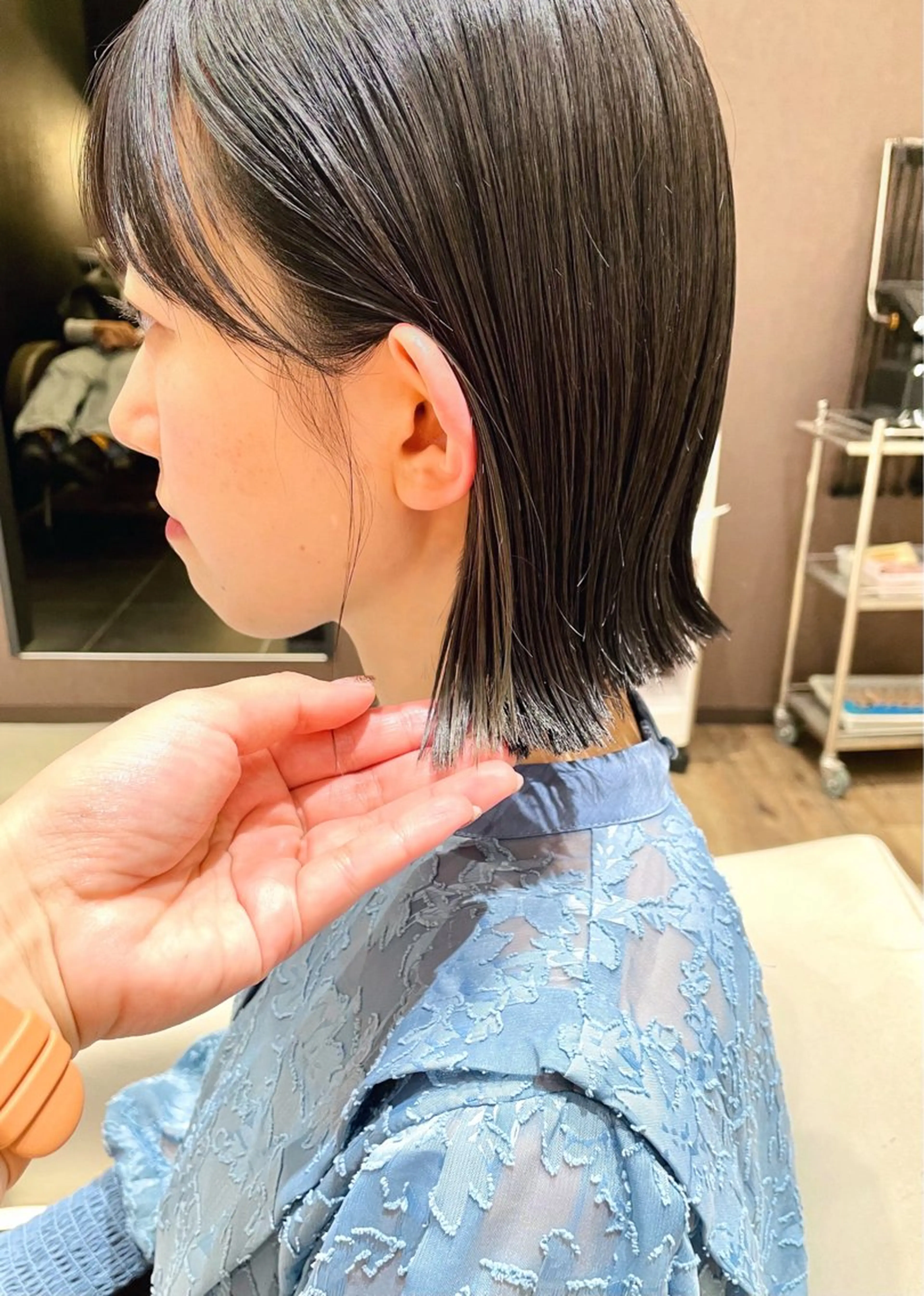 ミディアム カラー 切りっぱなしボブ イヤリングカラー ボブ BELLA/天王寺/ 似合わせ/木浦心のヘアスタイル