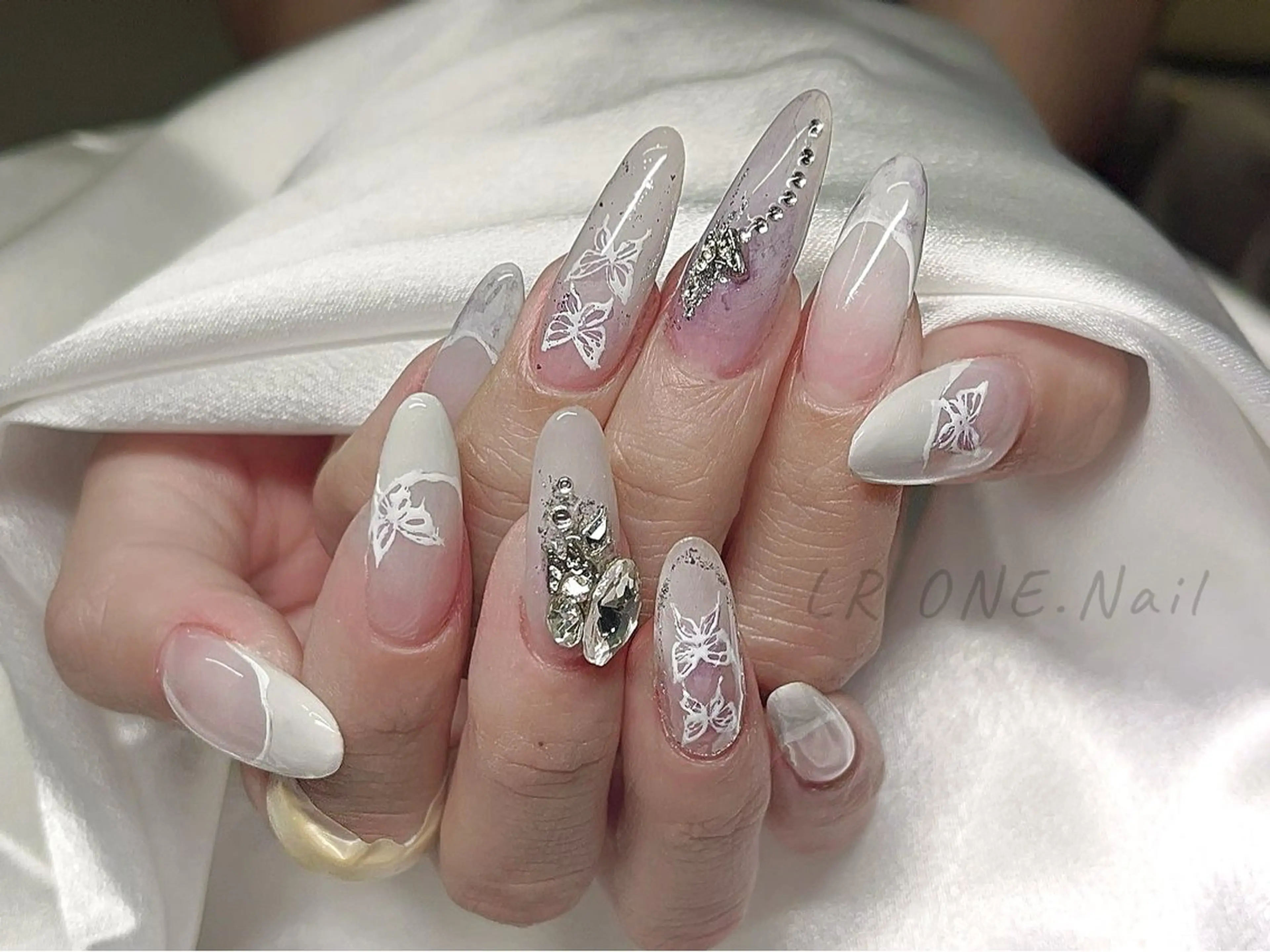 ✨持込みデザイン&長さだし(チップ)10本+パ一ツ&シ一ル付け放題✨の写真