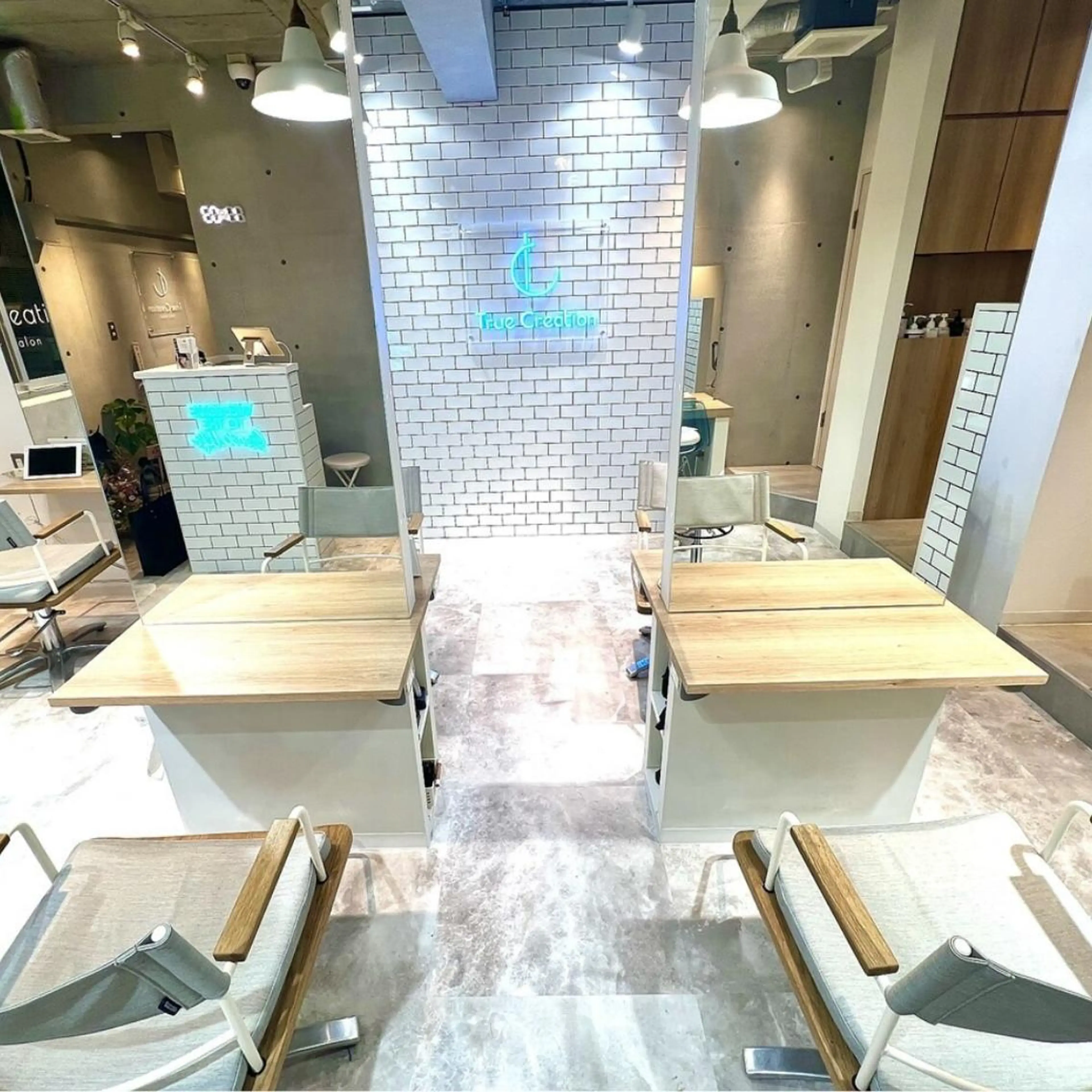 ミディアム ヘアカラー 🦄コグレケンタピ ンクカラー🎨パーマのヘアスタイル