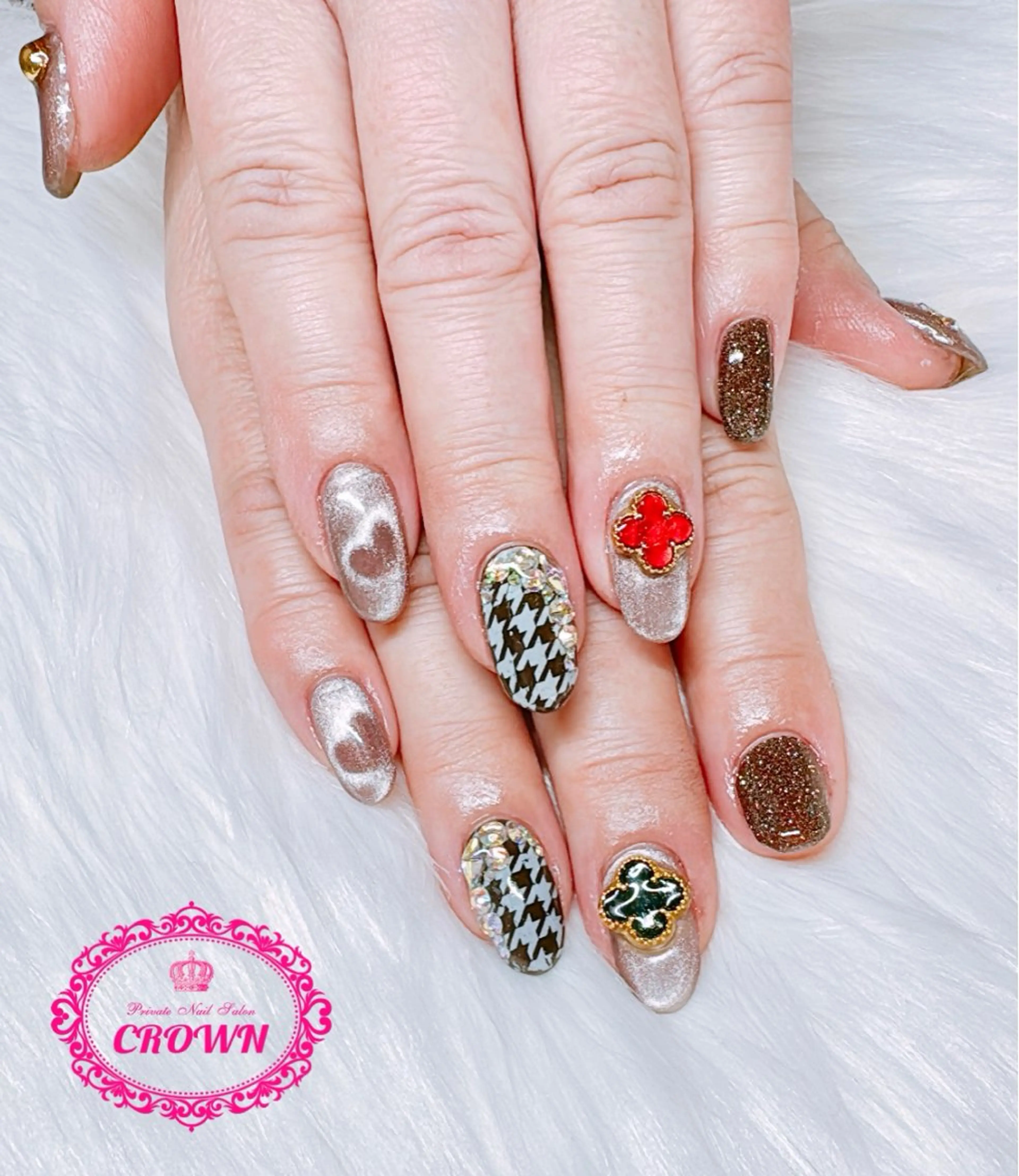 ネイル CROWN プライベートサロンのネイルデザイン