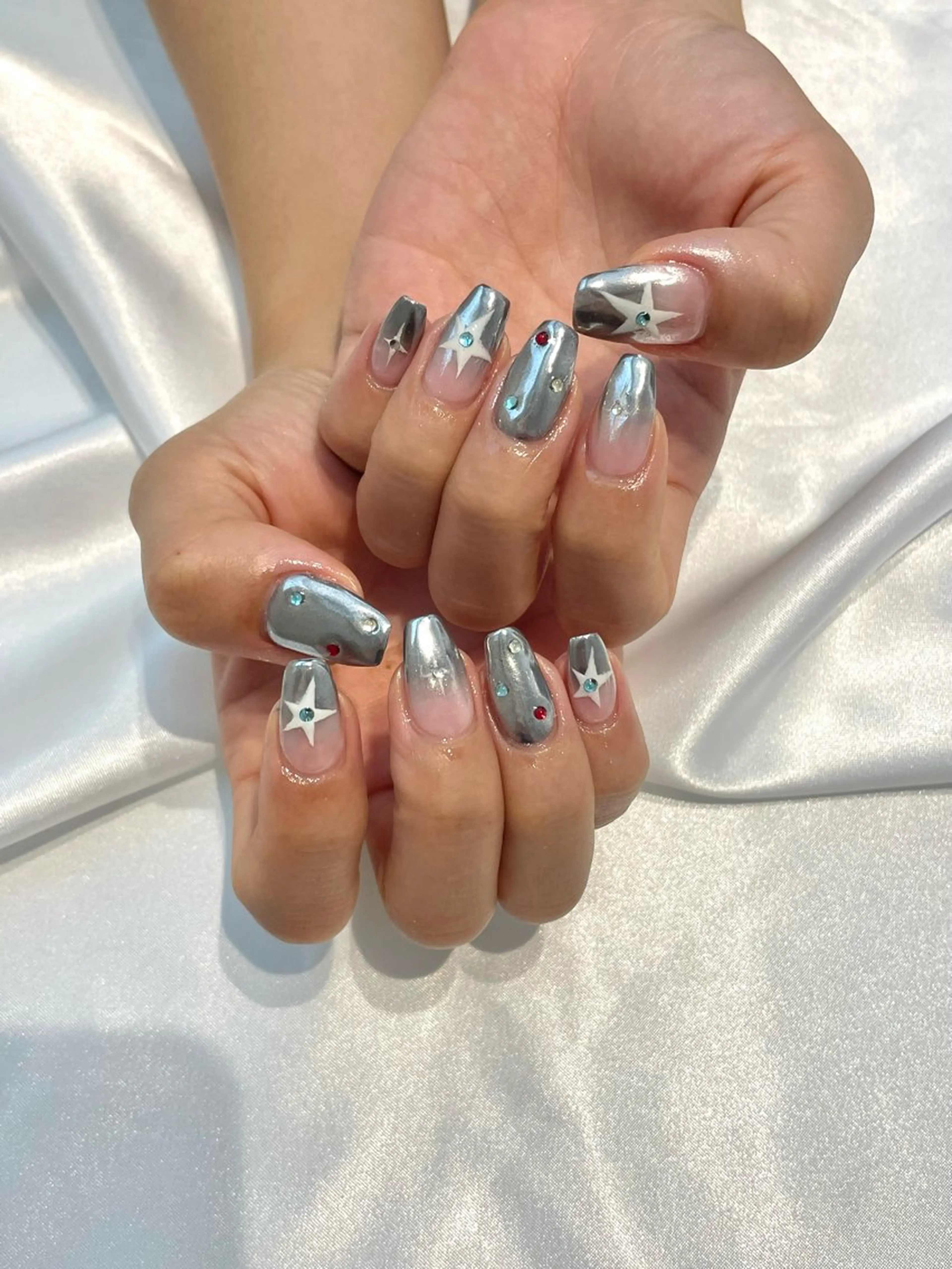 ネイル ハンドネイル ROA NAILのネイルデザイン