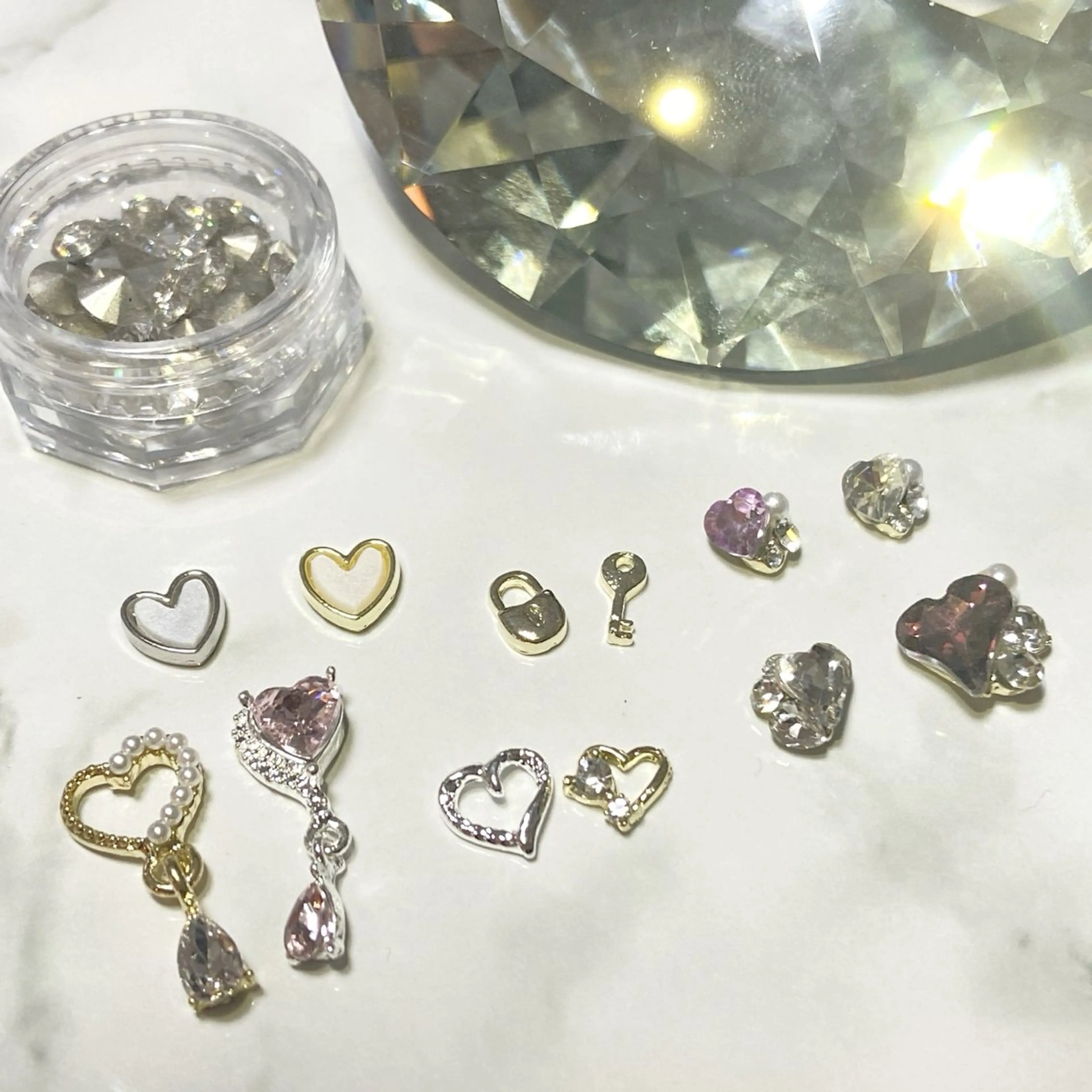 ネイル ハート バレンタイン DEHARA MAKIKOのネイルデザイン