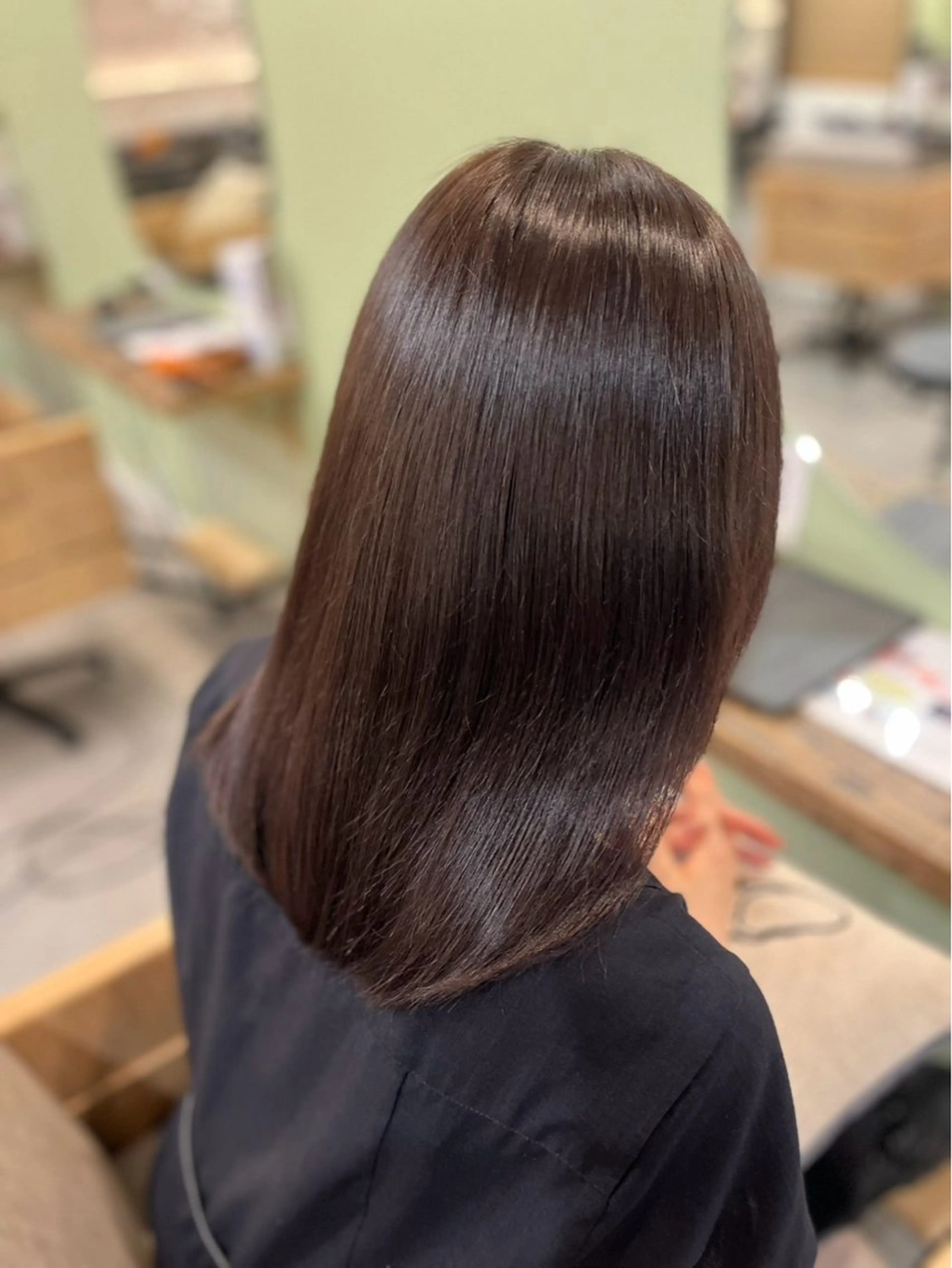 セミロング ヘアカラー イトウ シオンのヘアスタイル