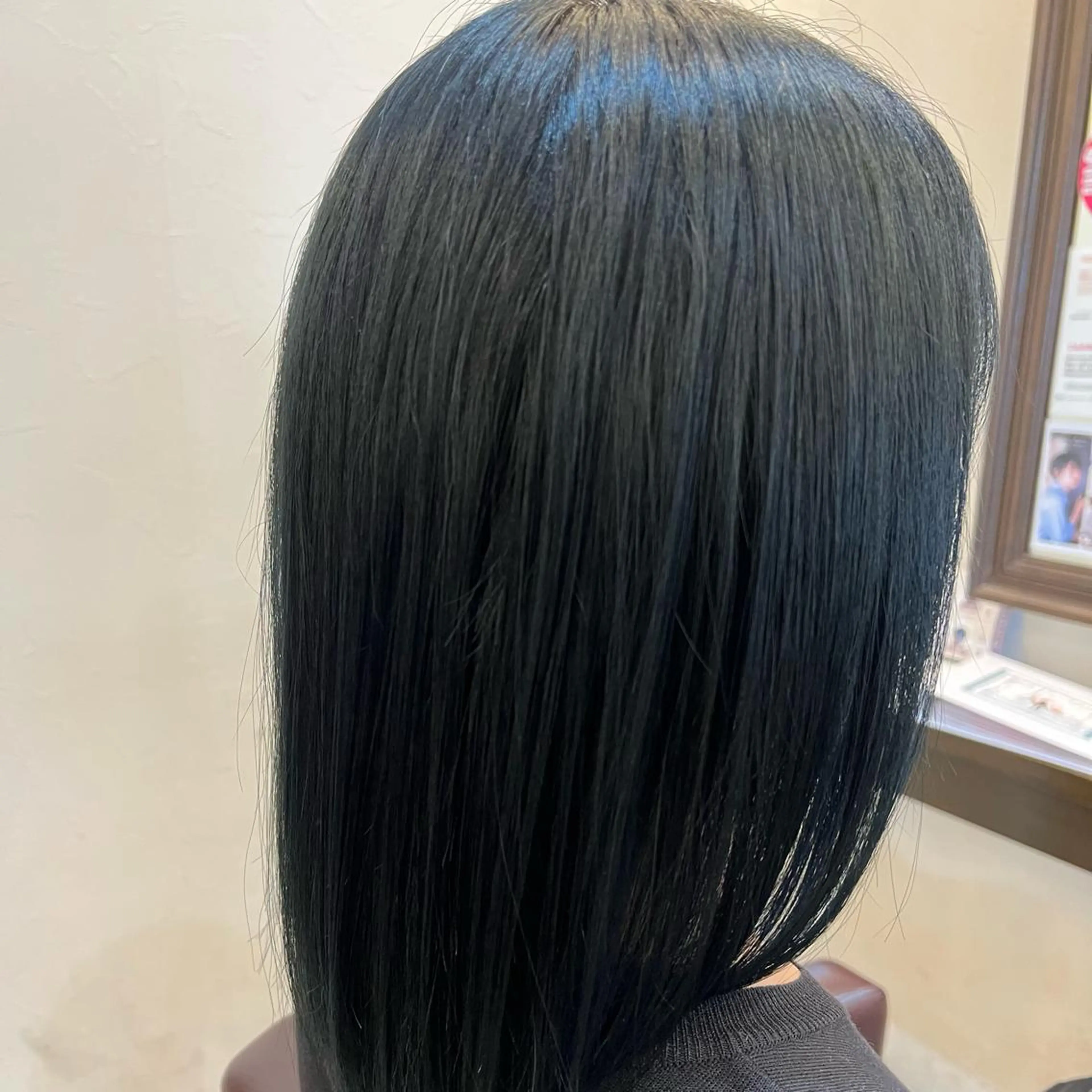 セミロング カラー 黒髪 ブルーカラー ブルーブラック ブラウンカラー カット ヘアカラー トリートメント ルービック 梅田茶屋町店のヘアスタイル