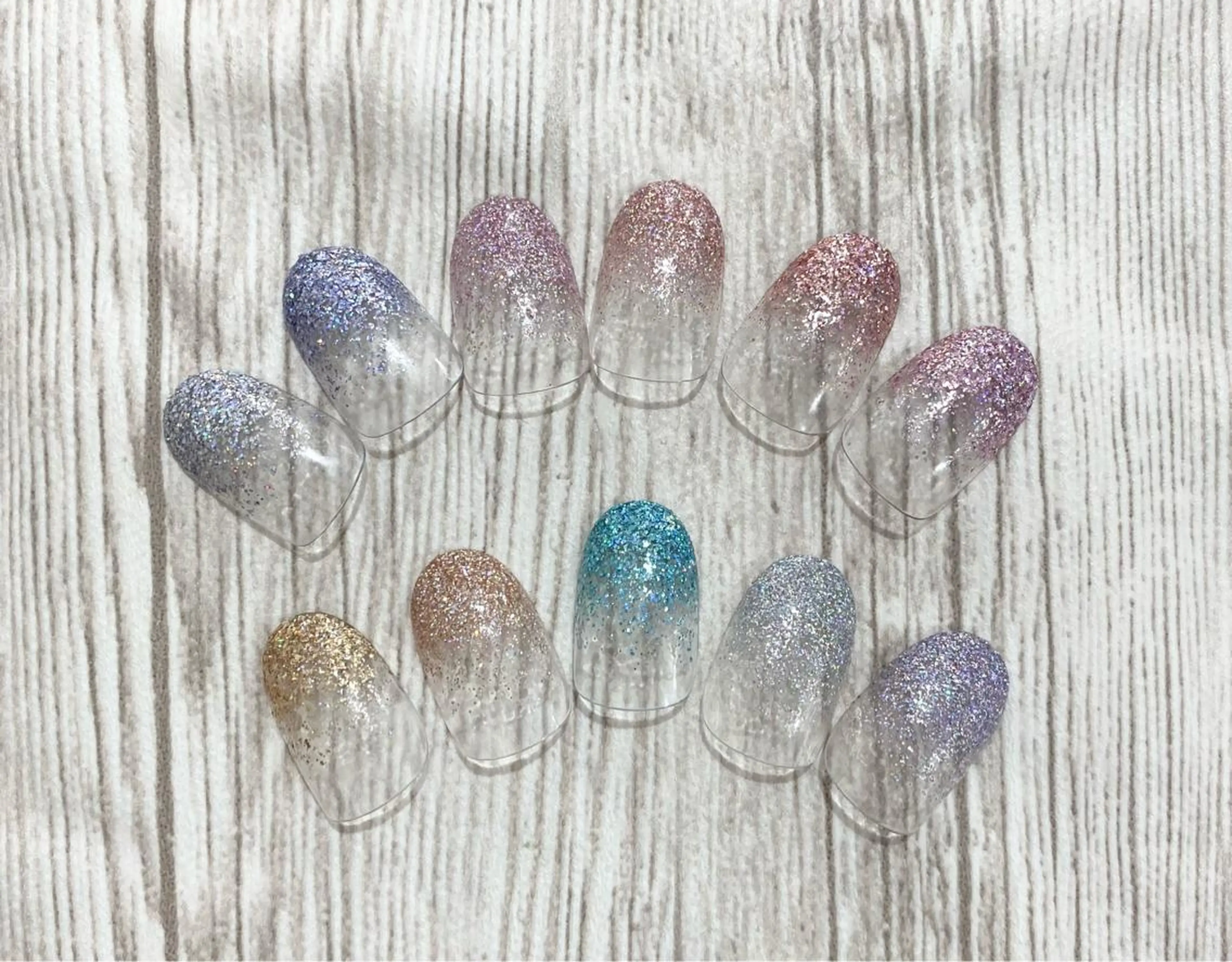 セミロング カラー パーマ ヘアアレンジ メンズ キッズ ネイル マツエク・マツパ アイブロウ グラデーションカラー グラデーション ラメ(グリッター) ラメグラデーション Salon Ｋのネイルデザイン