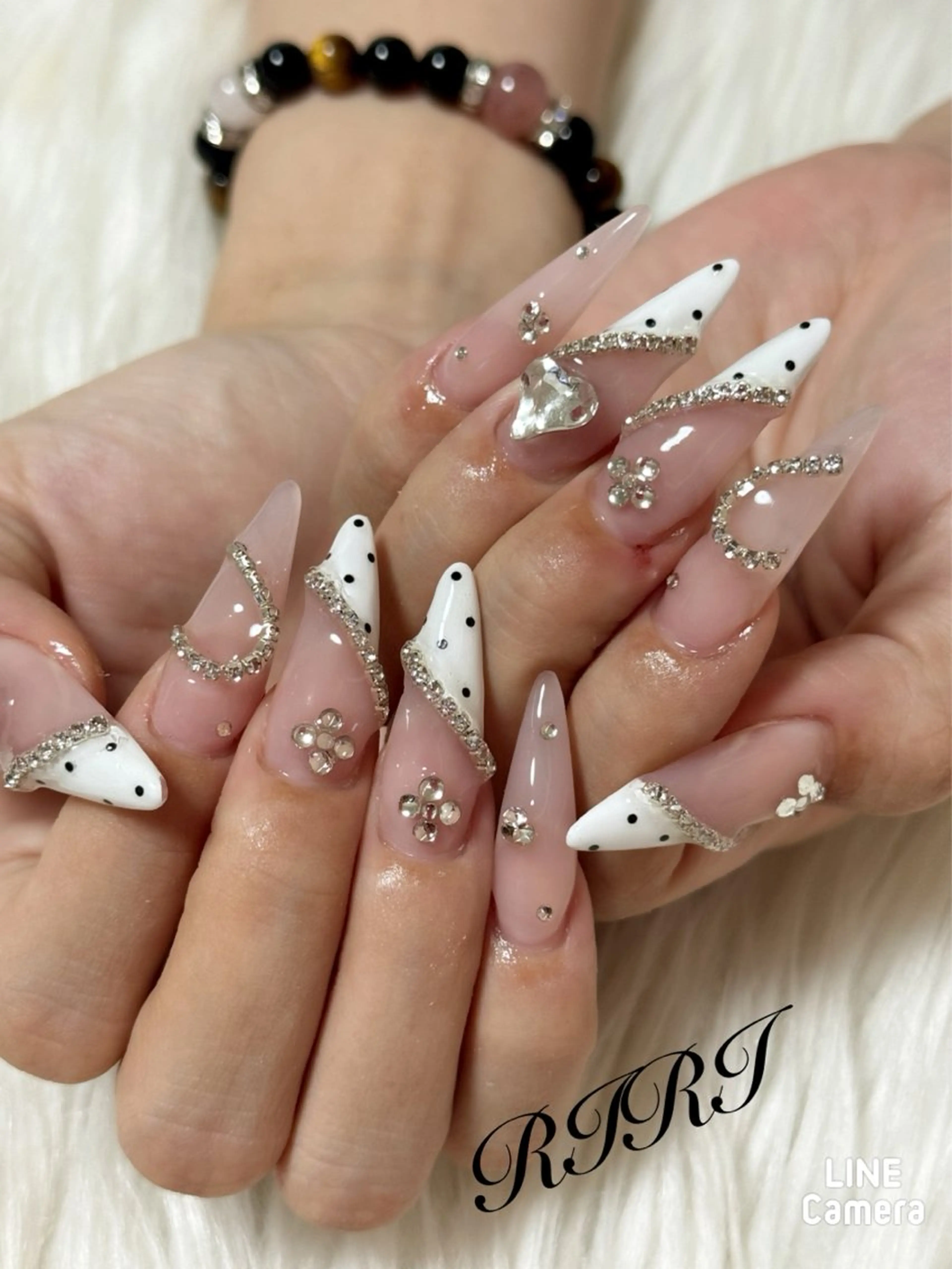 ネイル ドット ジェルネイル ハート ロングネイル スカルプネイル ハンドネイル riri オーナーのネイルデザイン