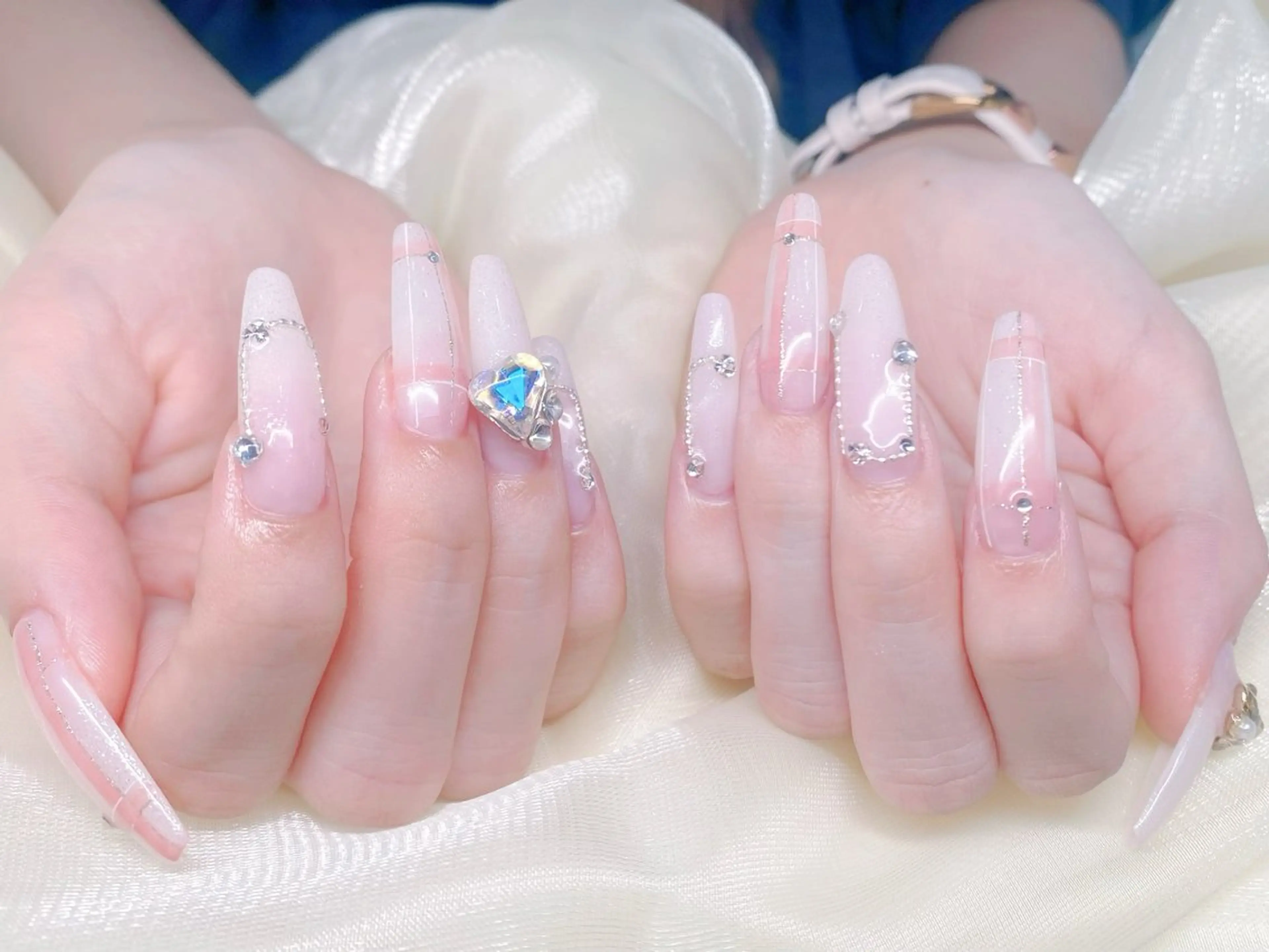 ネイル オーロラネイル チークネイル フレンチネイル 韓国ネイル マグネットネイル ANA 168 池袋のネイルデザイン