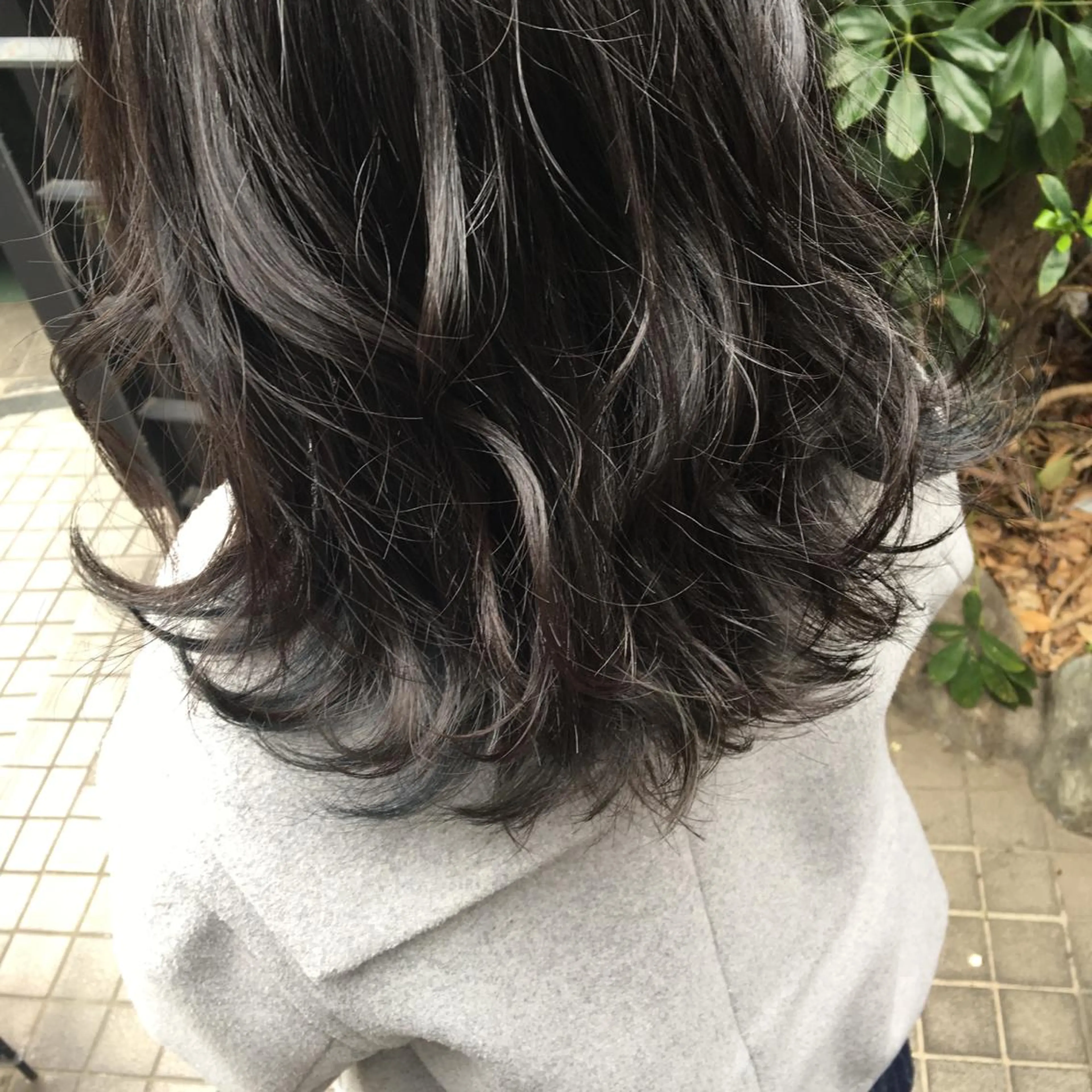 ミディアム カラー THE DAY所属・AKI HASHIMOTOのヘアスタイル
