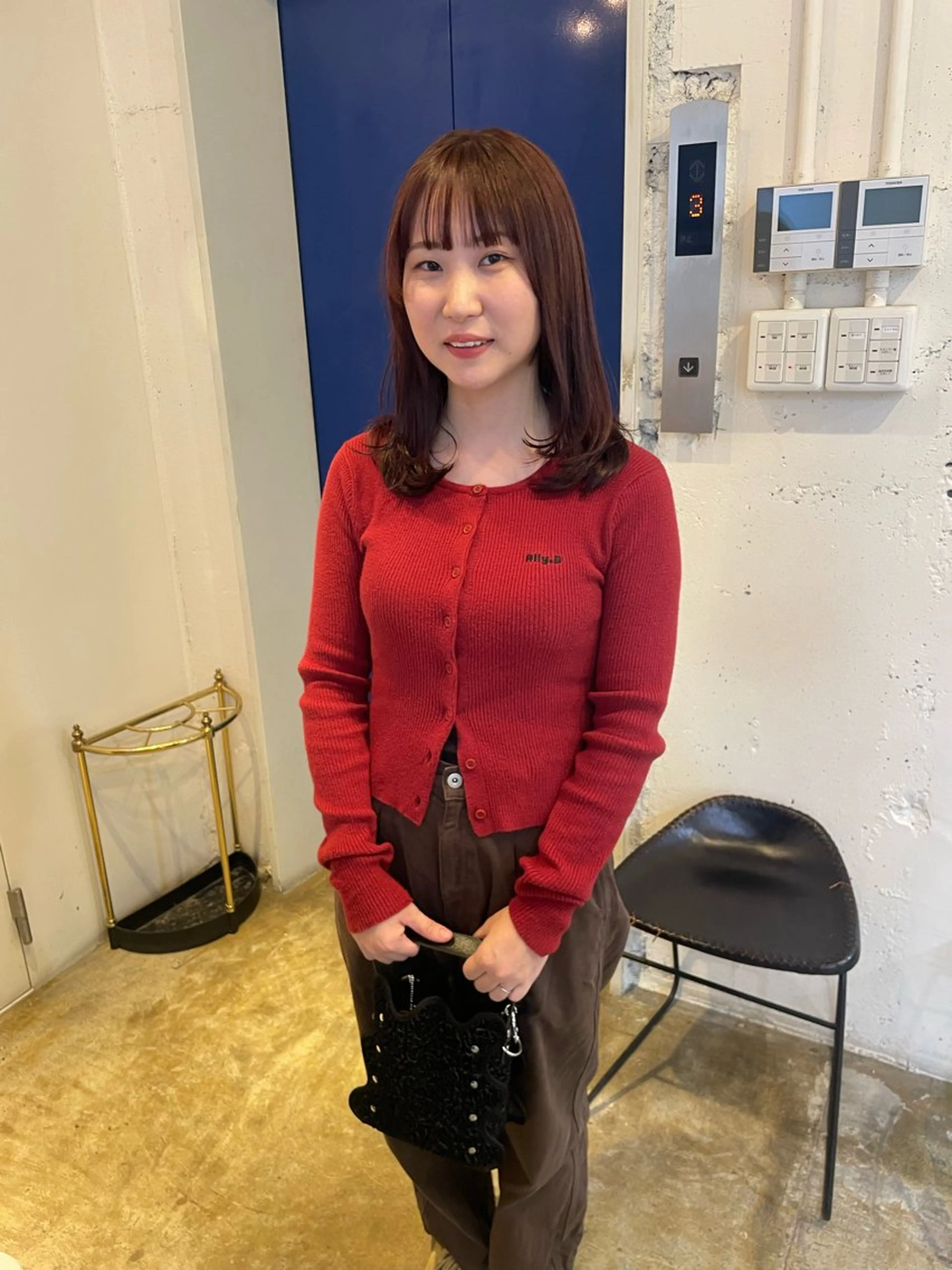 ミディアム カラー ブリーチ ブリーチなしカラー レッドカラー カット ヘアカラー トリートメント MIOベージュカラー 柔らかいカラーのヘアスタイル