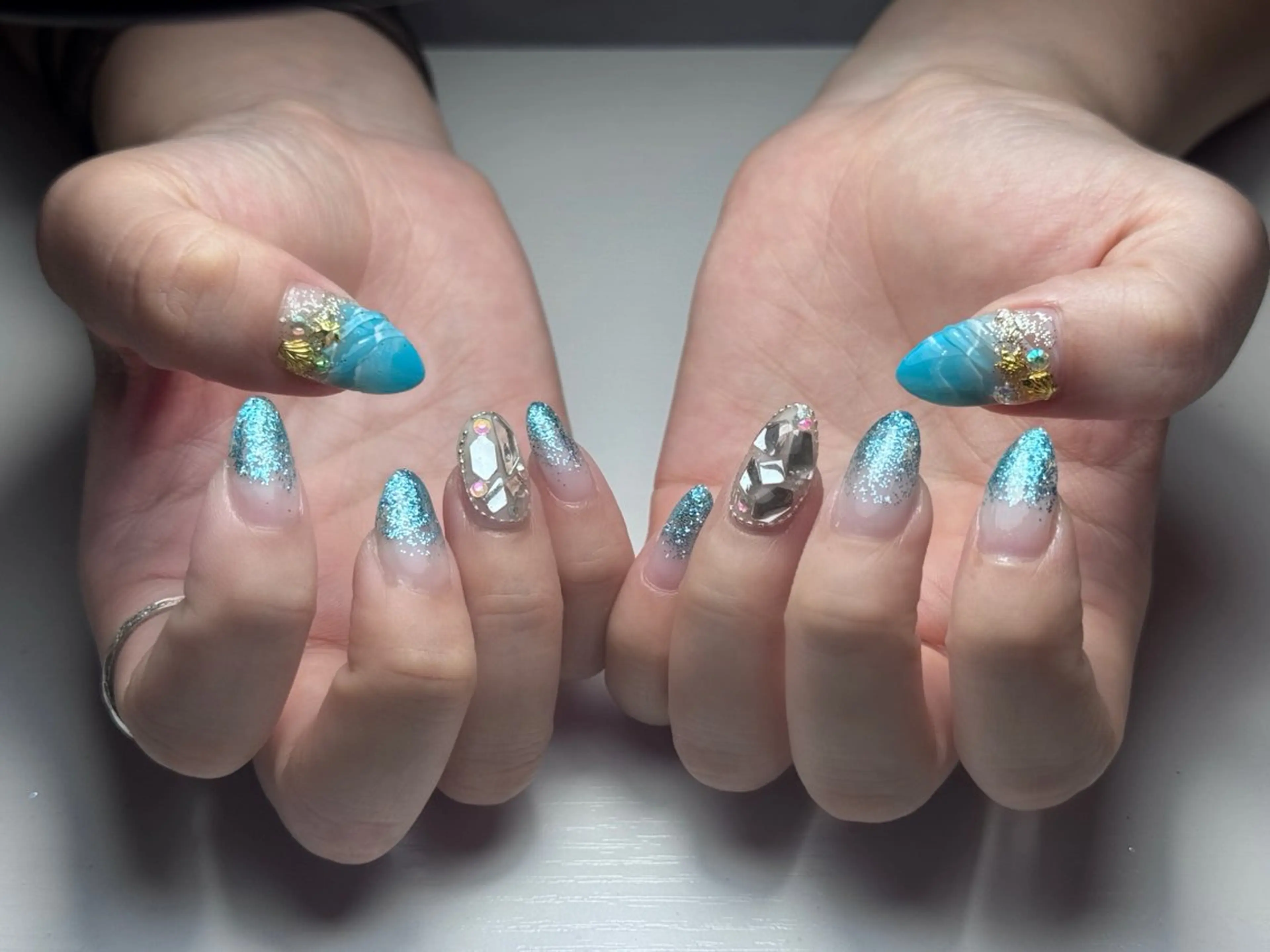 ネイル ラメ(グリッター) ラメグラデーション ワンカラーネイル 土屋 萌笑のネイルデザイン