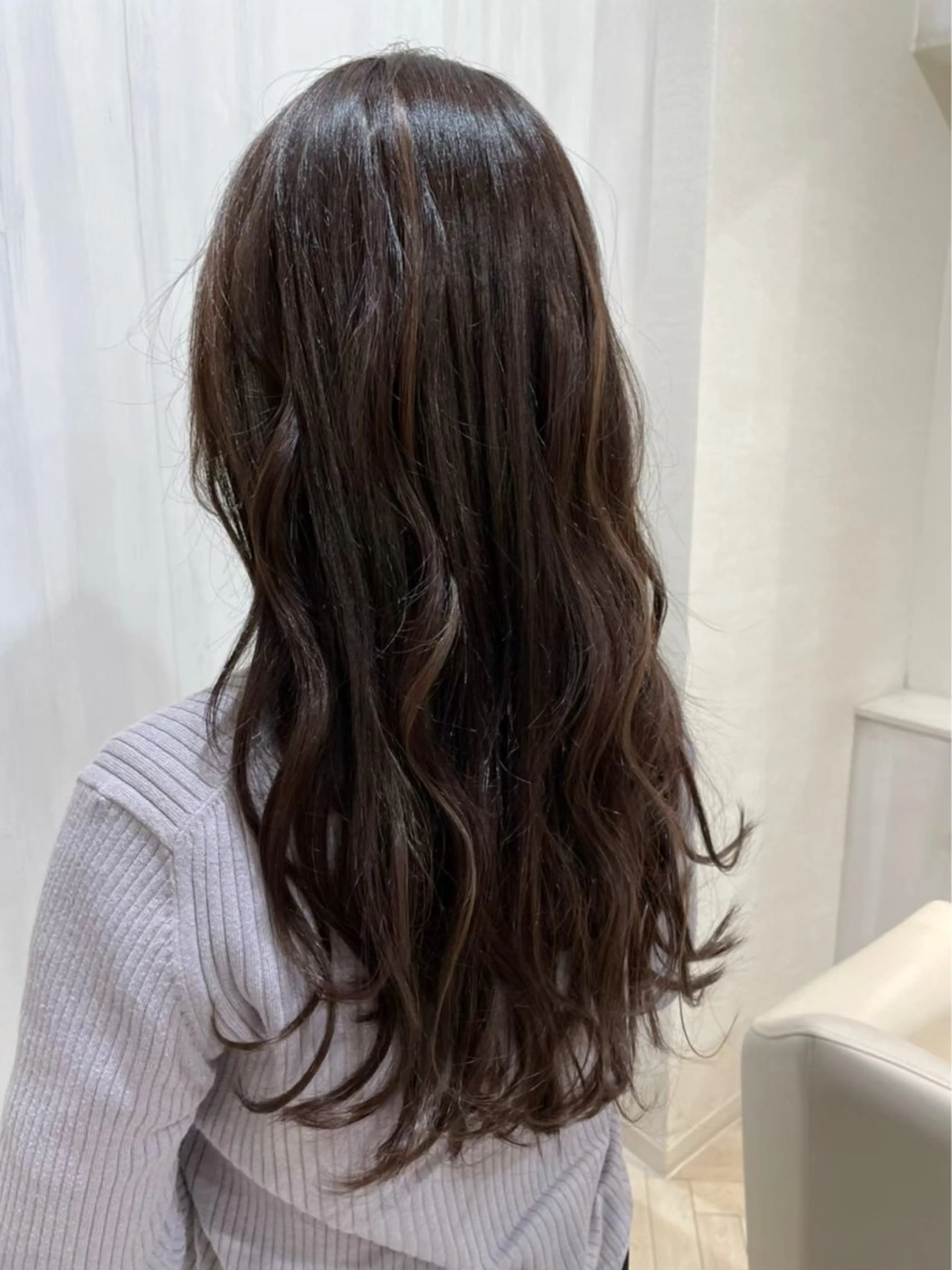 ロング 足立 小珀のヘアスタイル