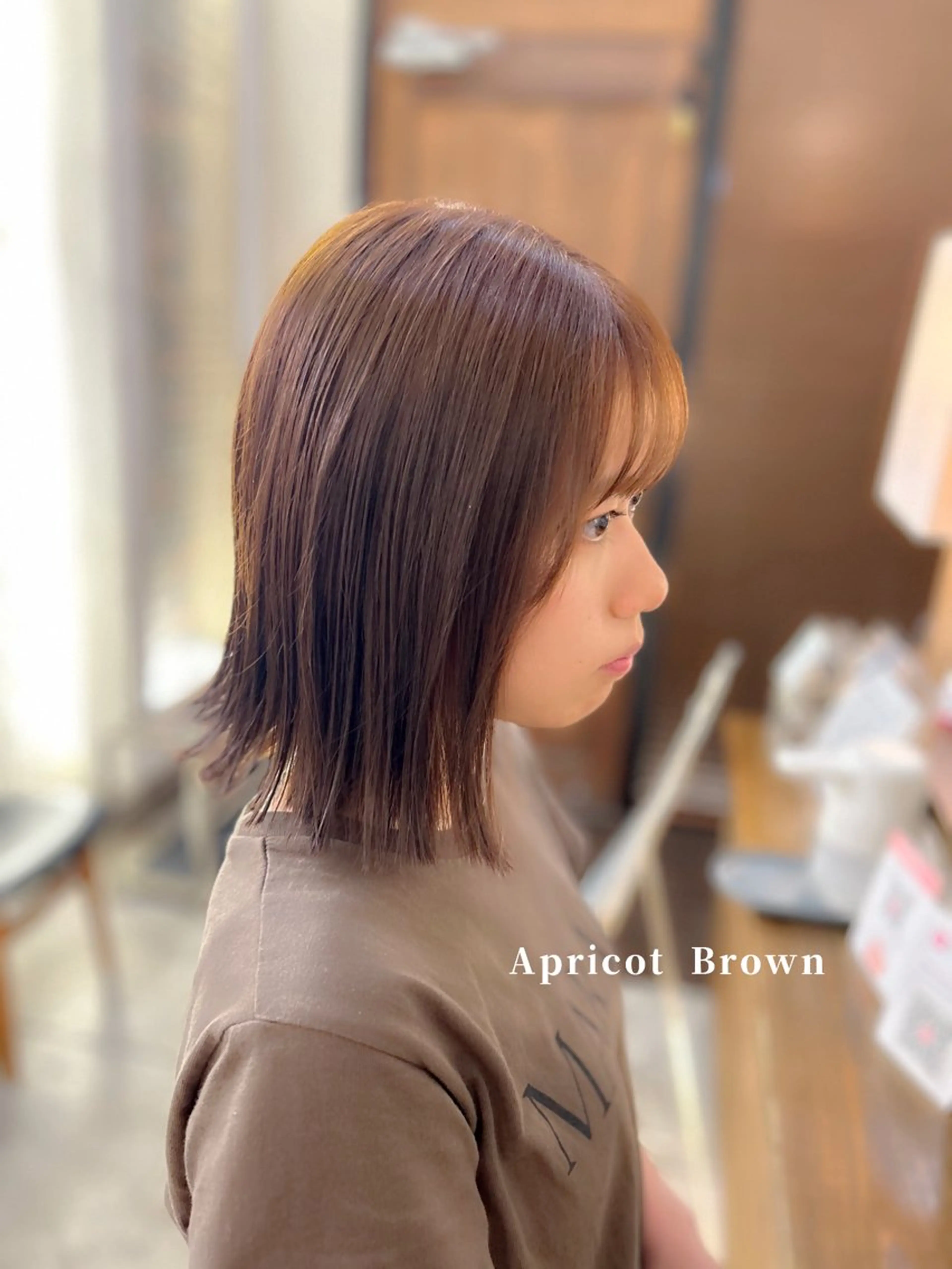 ミディアム カラー 切りっぱなしボブ アプリコットブラウン ブラウンカラー ボブ 外ハネヘア 🤍FLEAR 白濱 かえで🎀.⋆のヘアスタイル