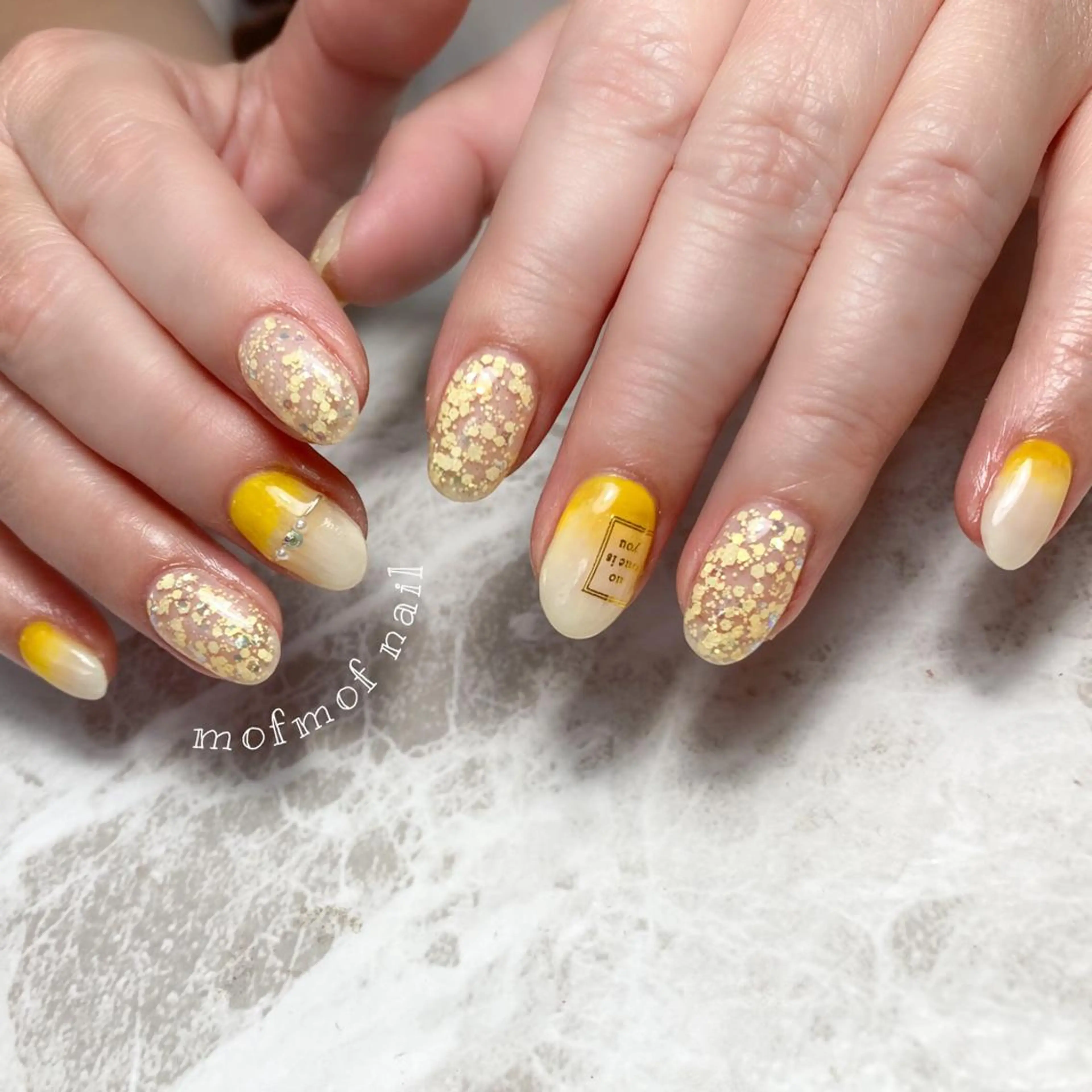 ネイル 春ネイル 黄色 ハンドネイル mofmofnail 🌿shimizuのネイルデザイン