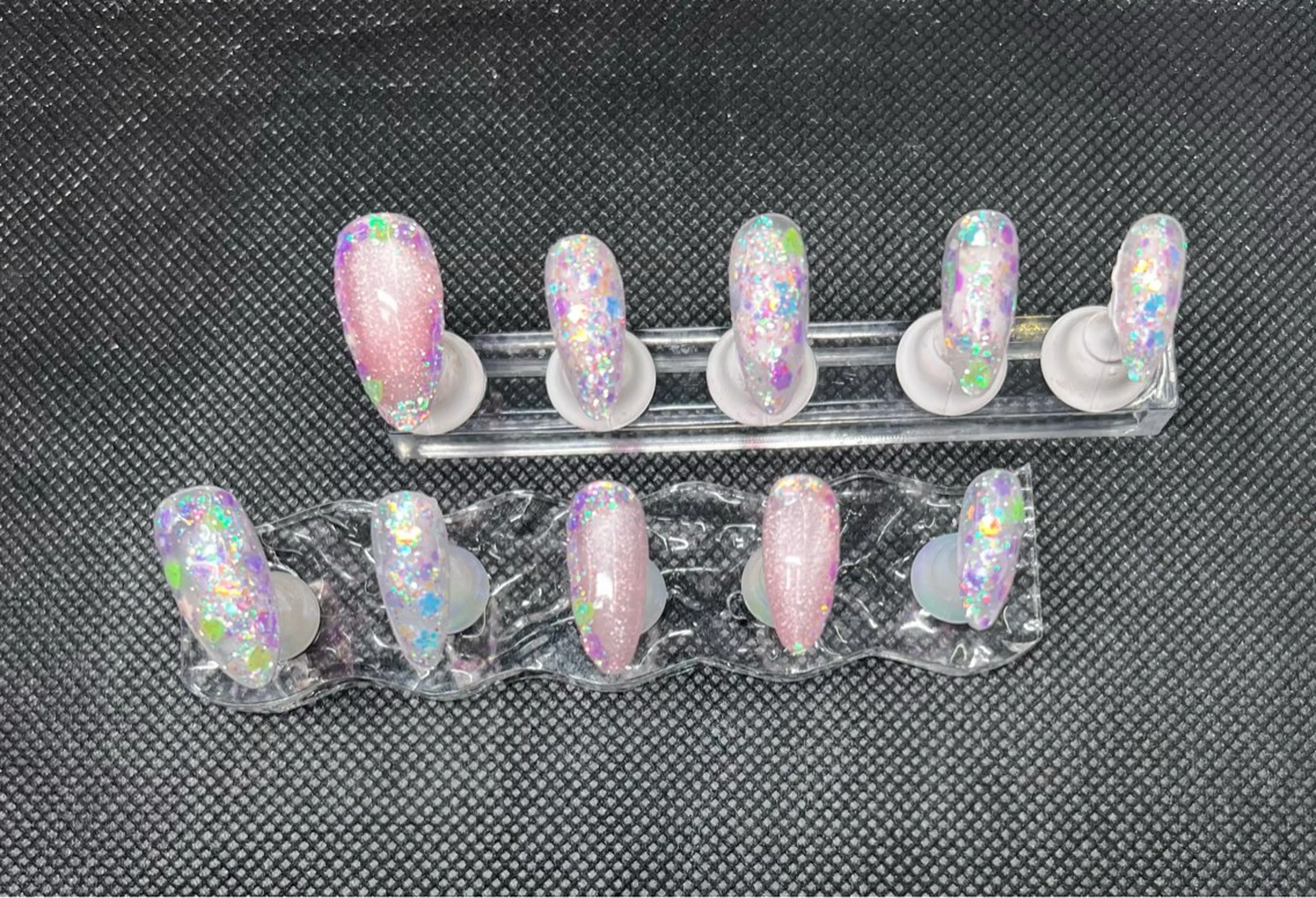 ネイル Emiネイルサロン＆スクール所属・Yui ゆいのネイルデザイン