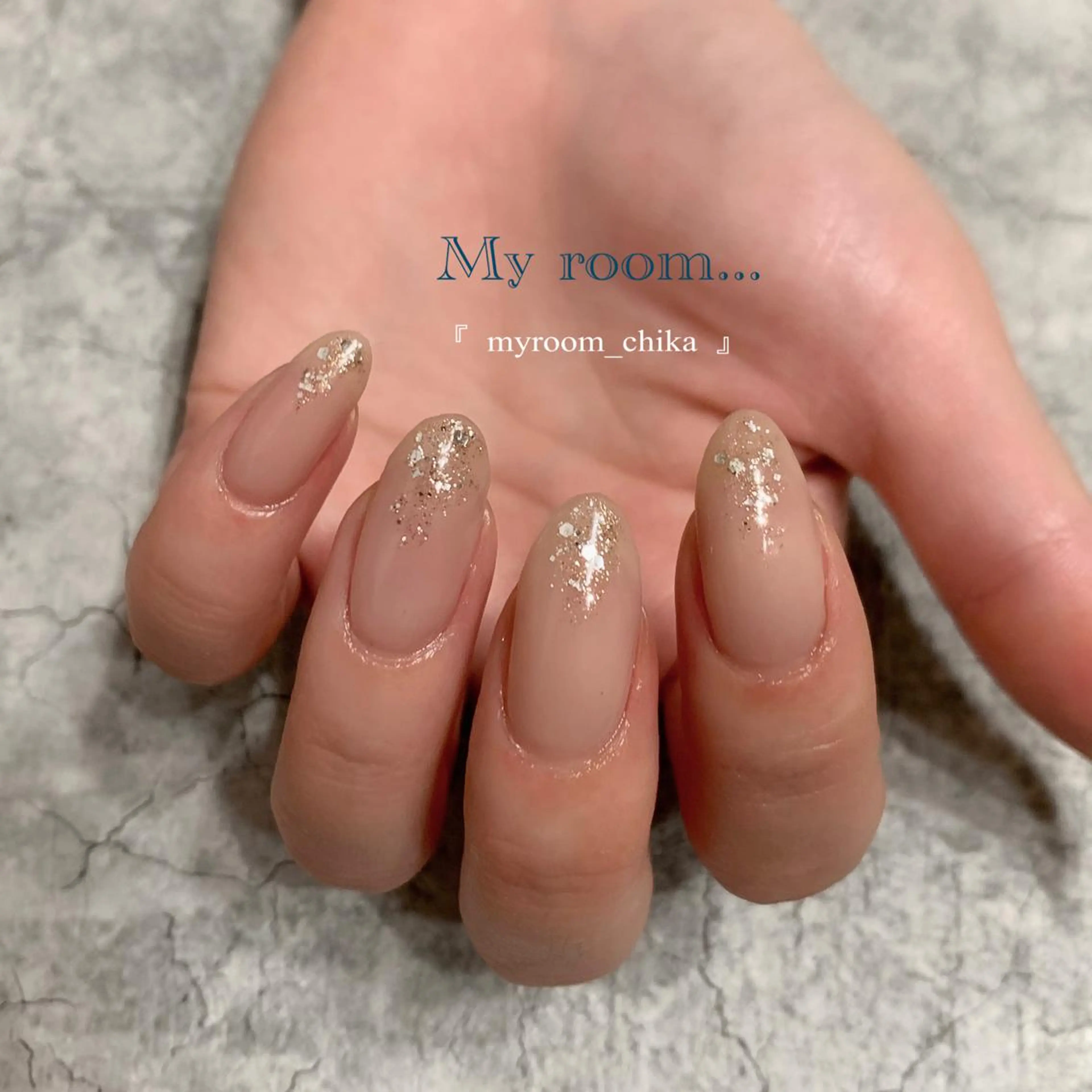 ネイル ラメ(グリッター) ワンカラーネイル Amua.facial salon所属・Amua.ハーブ 新宿御苑駅前のエステ・リラクイメージ