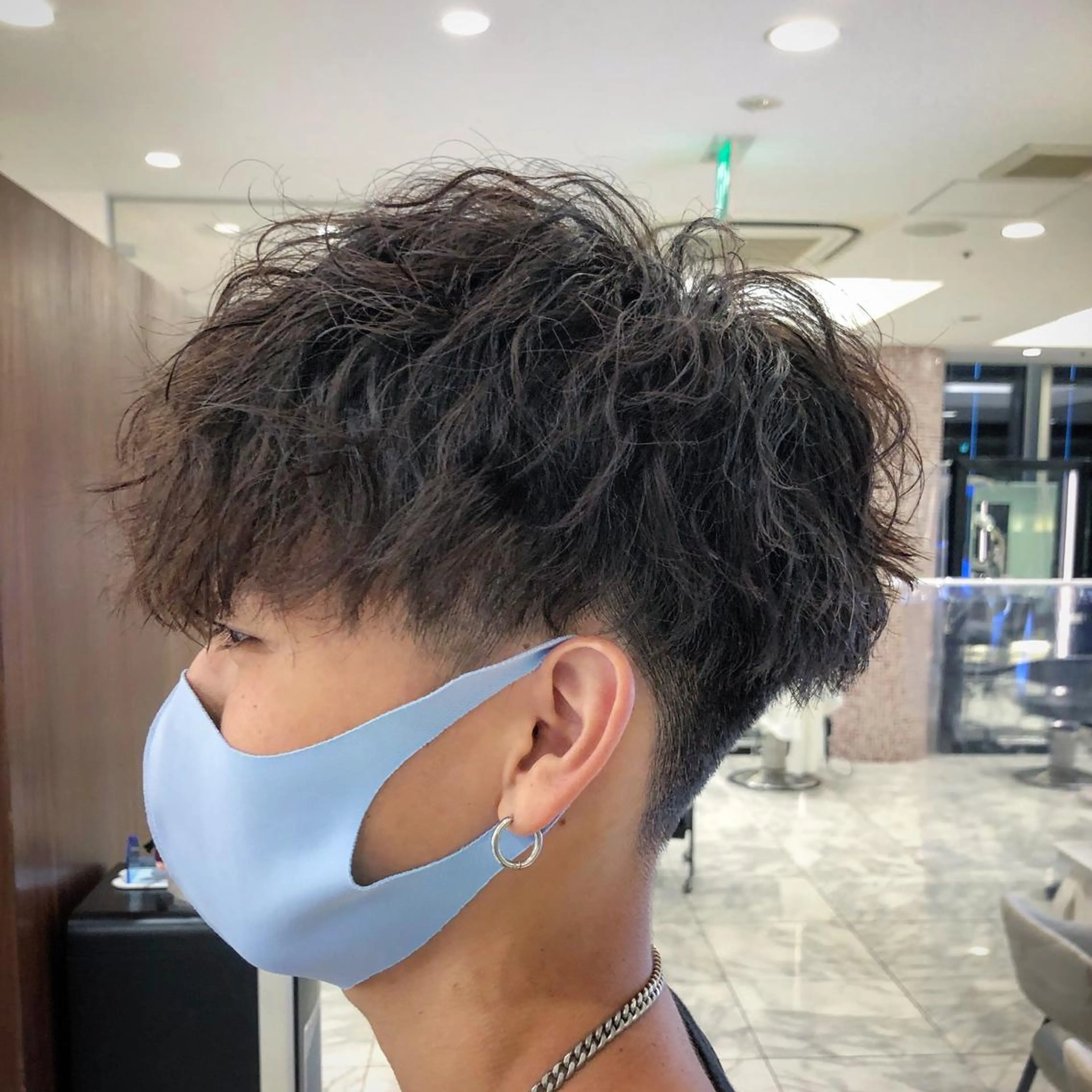 ショート パーマ メンズ メンズパーマ ツイストスパイラルパーマ スパイラルパーマ 波巻きウェーブ 韓国風パーマ 纐纈のヘアスタイル