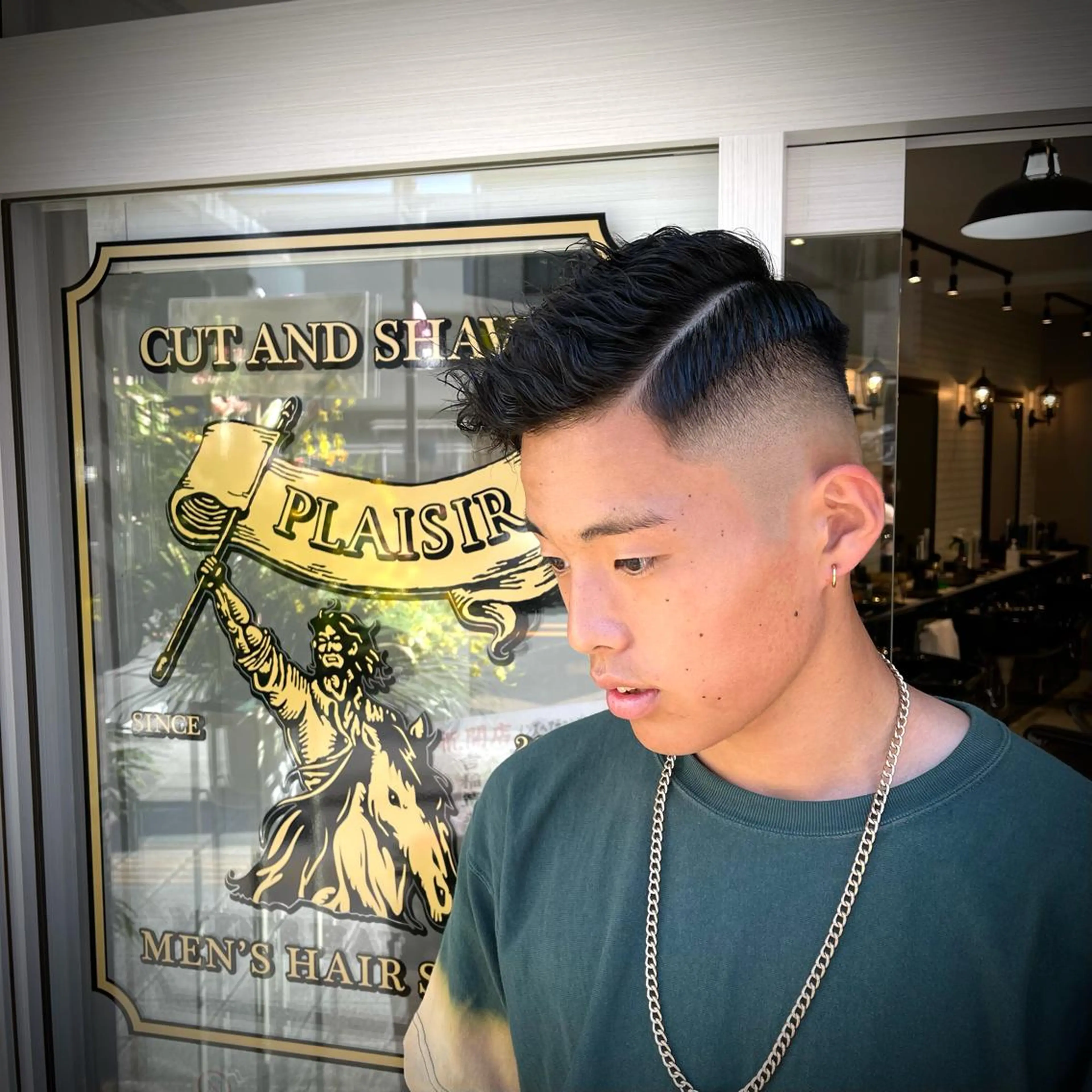 ショート パーマ メンズ フェードカット メンズパーマ スキンフェード メンズツイストパーマ ツイストパーマ カット パーマ Men's  hair salon PLAISIR所属・【店長】小山 泰生のヘアスタイル