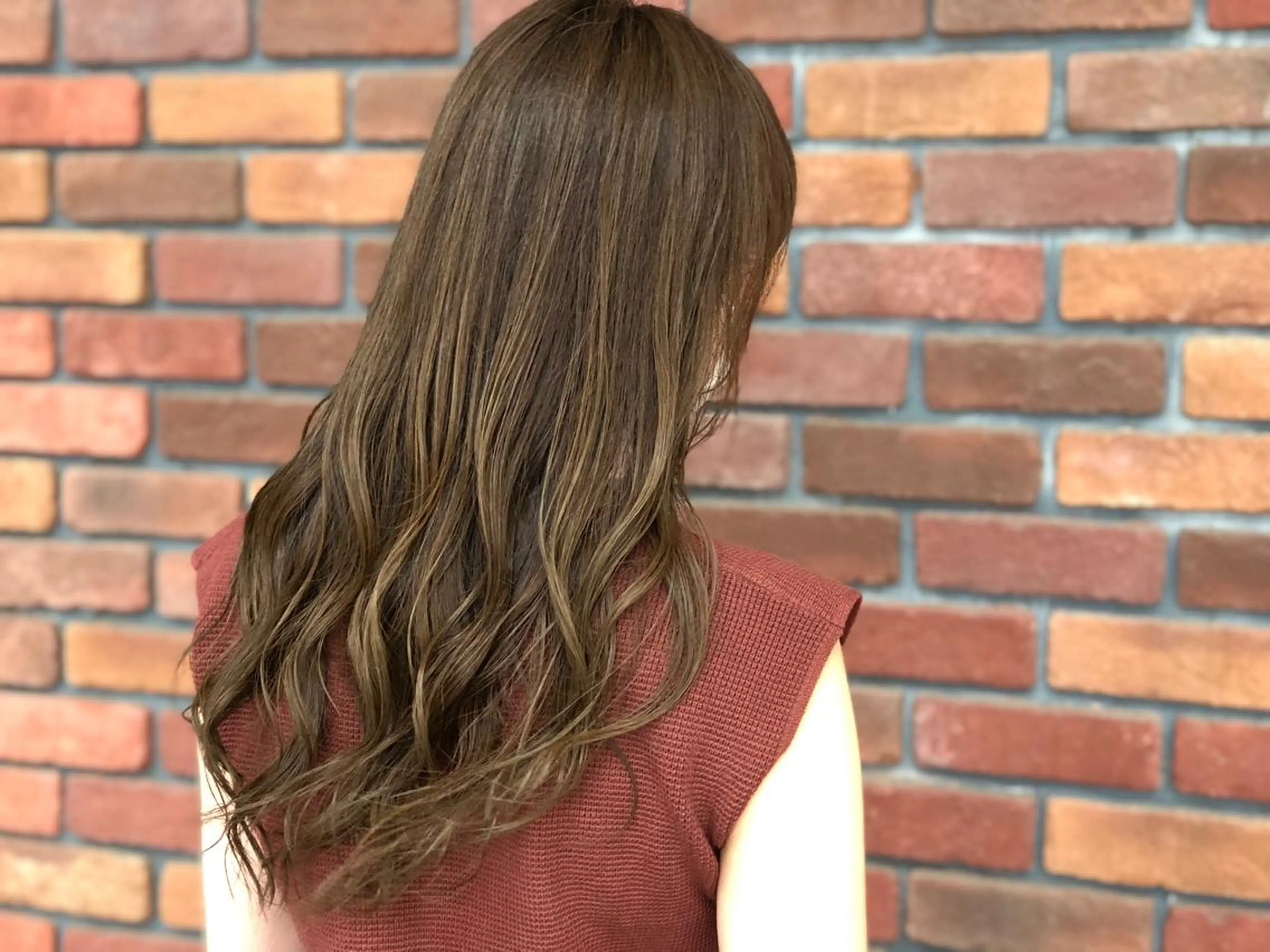 ロング カラー ベージュカラー オリーブベージュ カット ヘアカラー トリートメント Clay所属・及川 祐輔のヘアスタイル