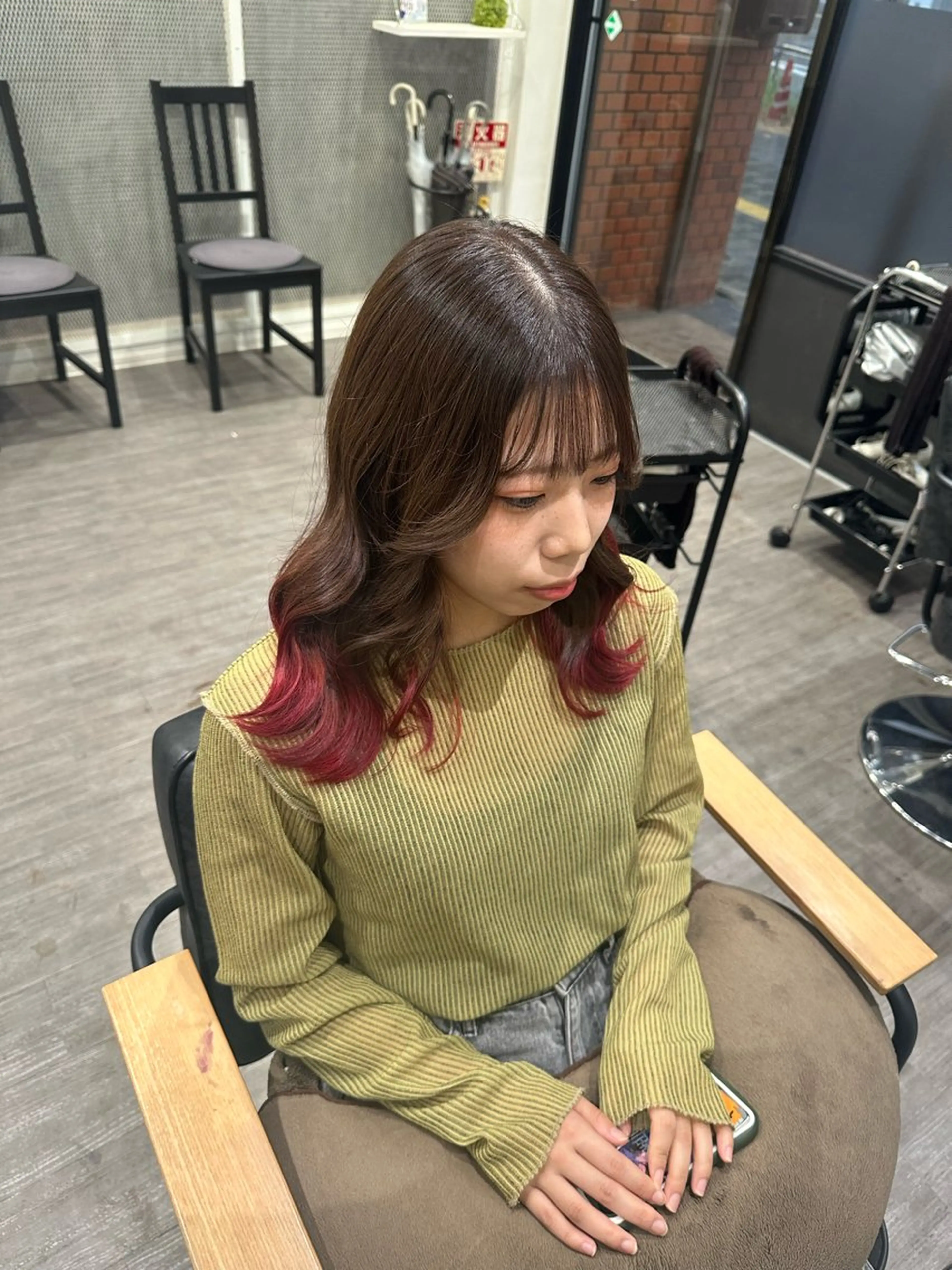 ミディアム カラー ブリーチ ピンクカラー レッドカラー 艶髪レイヤー上田 紗也🇰🇷💗のヘアスタイル