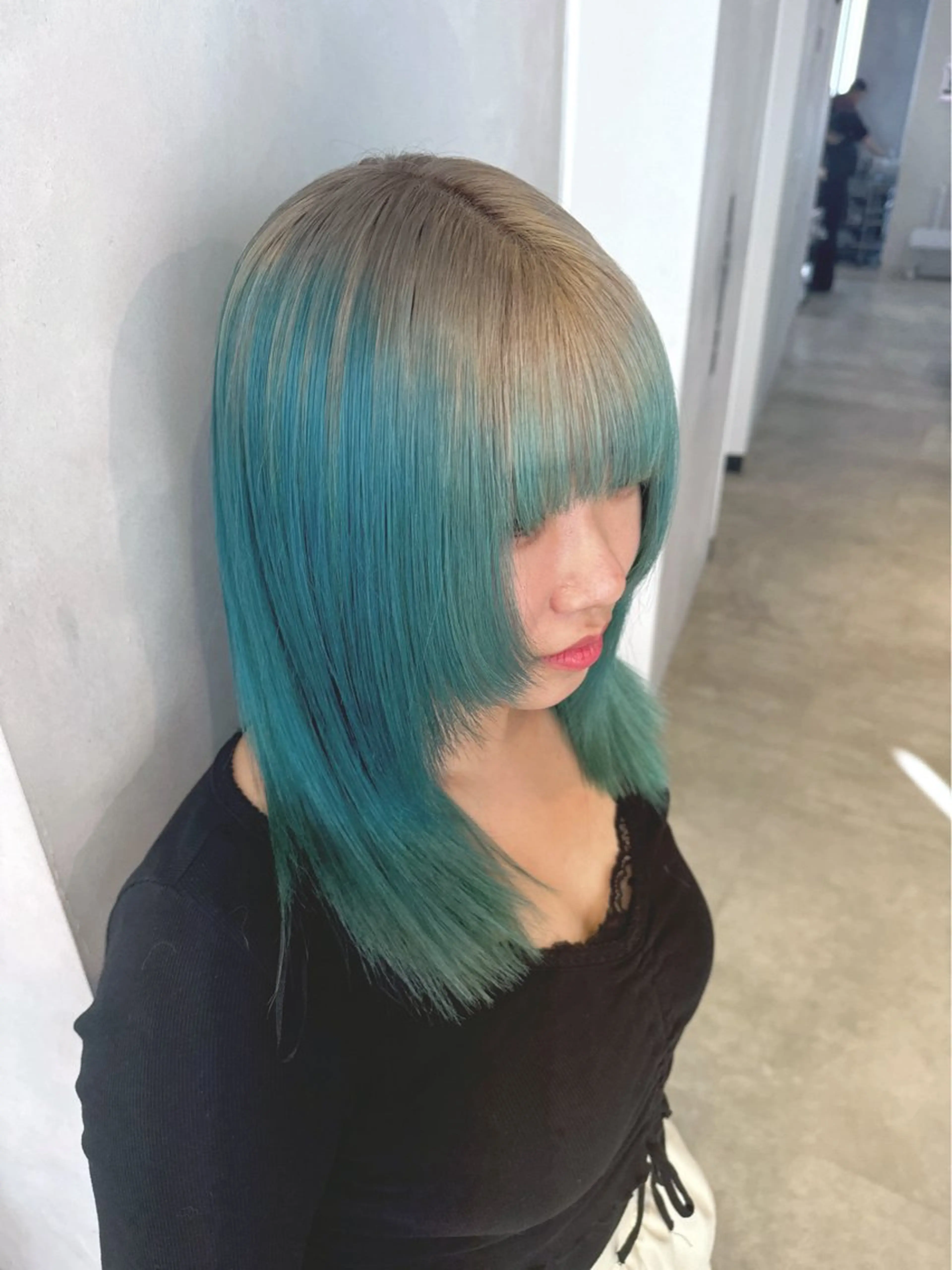 セミロング カラー ブロンド ブルーカラー デザインカラー トリートメント カット ヘアカラー トリートメント 透明感カラー✨艶髪 制作🌱山根あゆみのヘアスタイル
