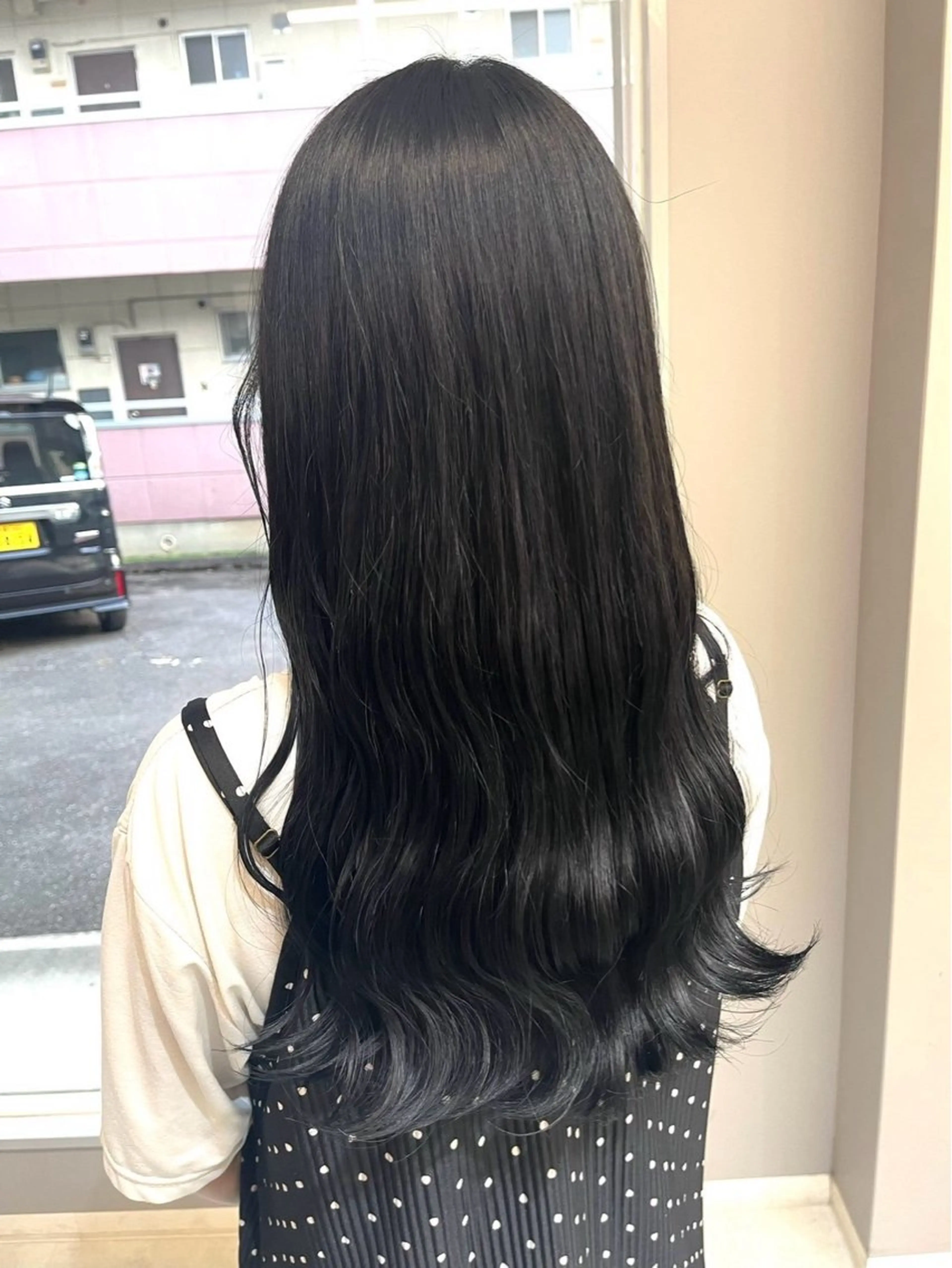 ロング カラー 黒髪 ブルーカラー ブルーブラック ヘアカラー 中山 達斗のヘアスタイル