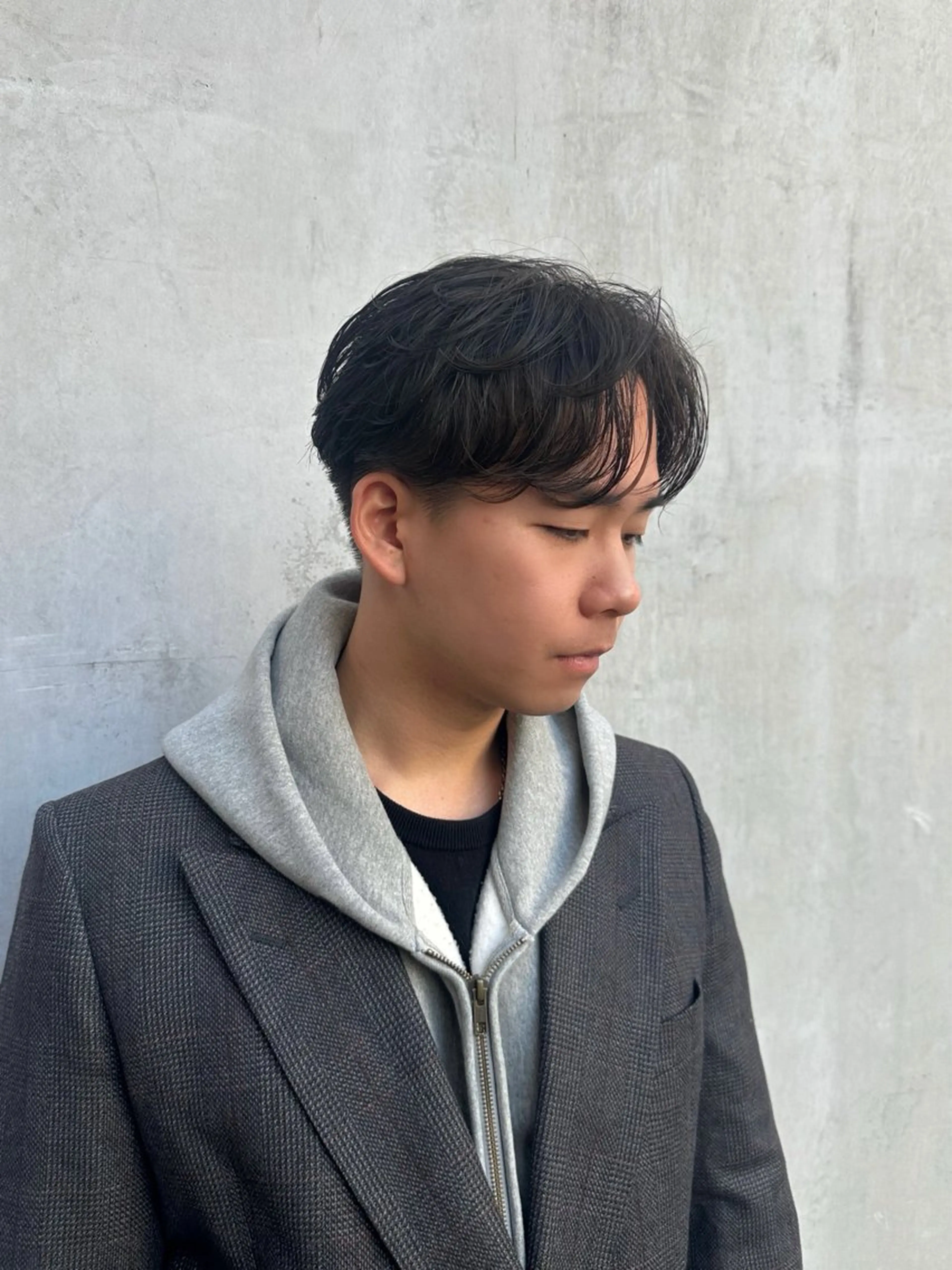 ミディアム パーマ メンズ ミディアムパーマ センターパート メンズパーマ ニュアンスパーマ SALOWIN 原宿 iori所属・🌟原宿指名No.1 センターパート⭐️のヘアスタイル