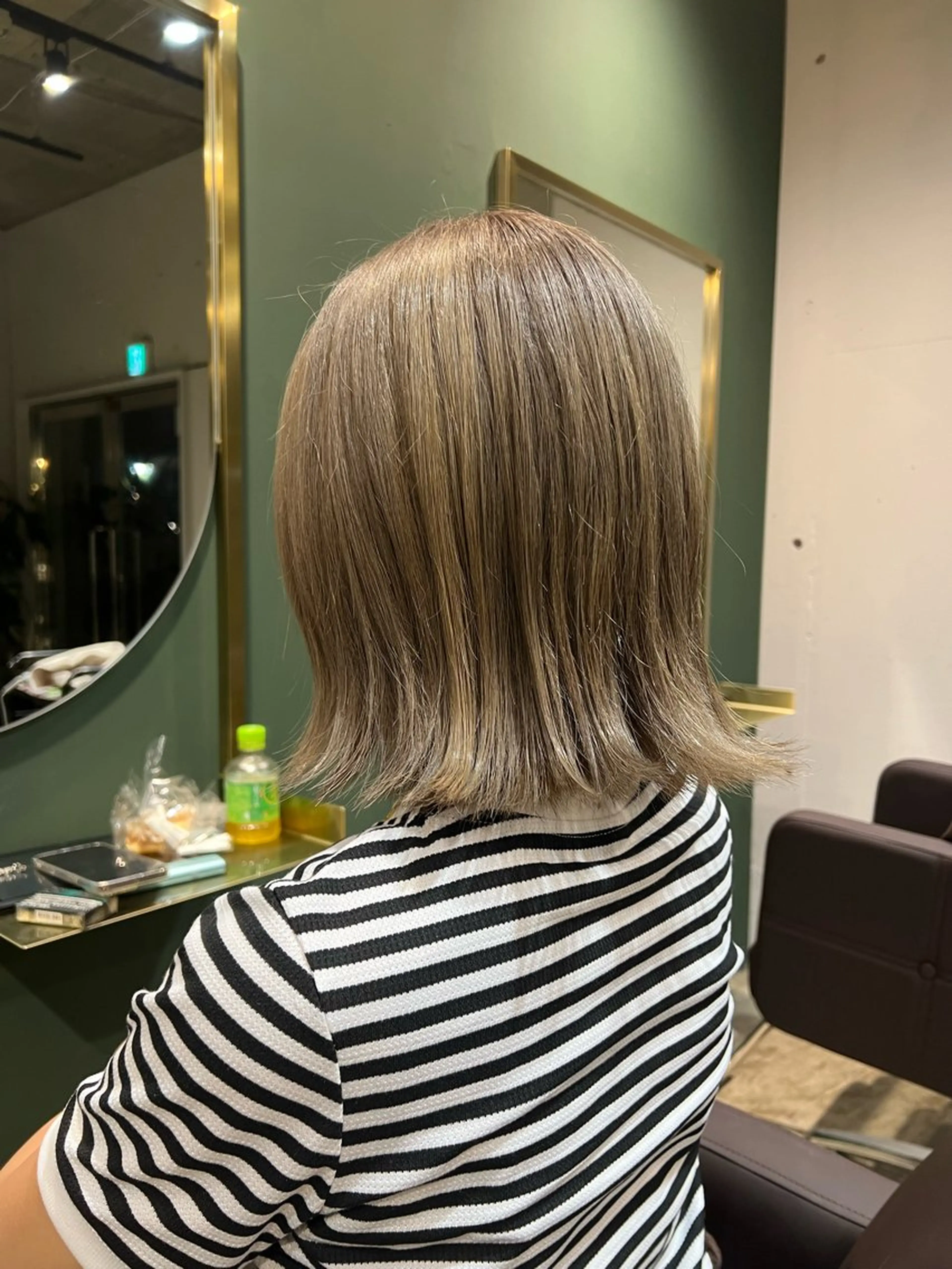 ミディアム カラー ベージュカラー ミルクティーベージュ ヘアカラー トリートメント ヘッドスパ カラースペシャリスト しょう🧑🏼‍🎨のヘアスタイル