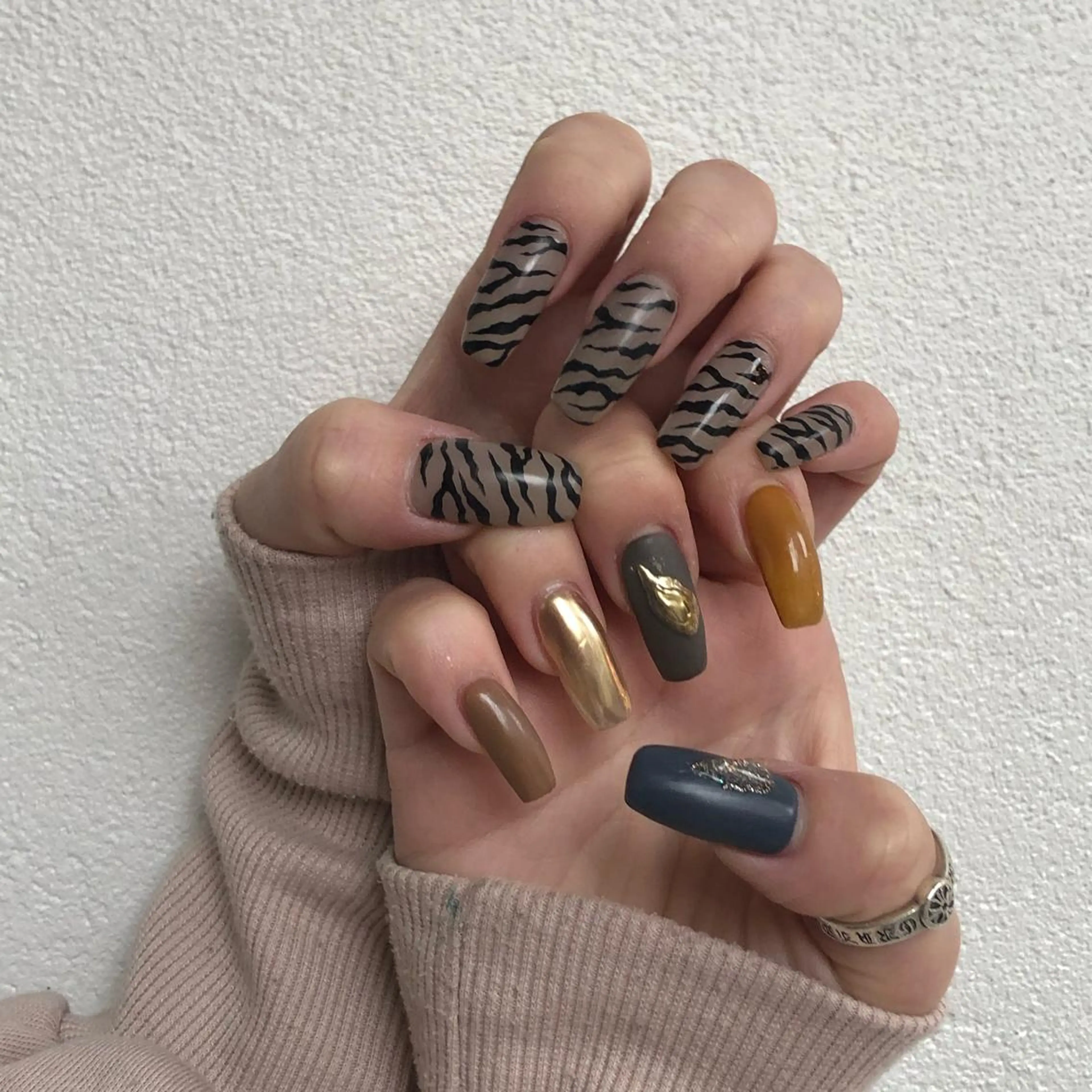 ネイル ハンドネイル 河野 弥月のネイルデザイン