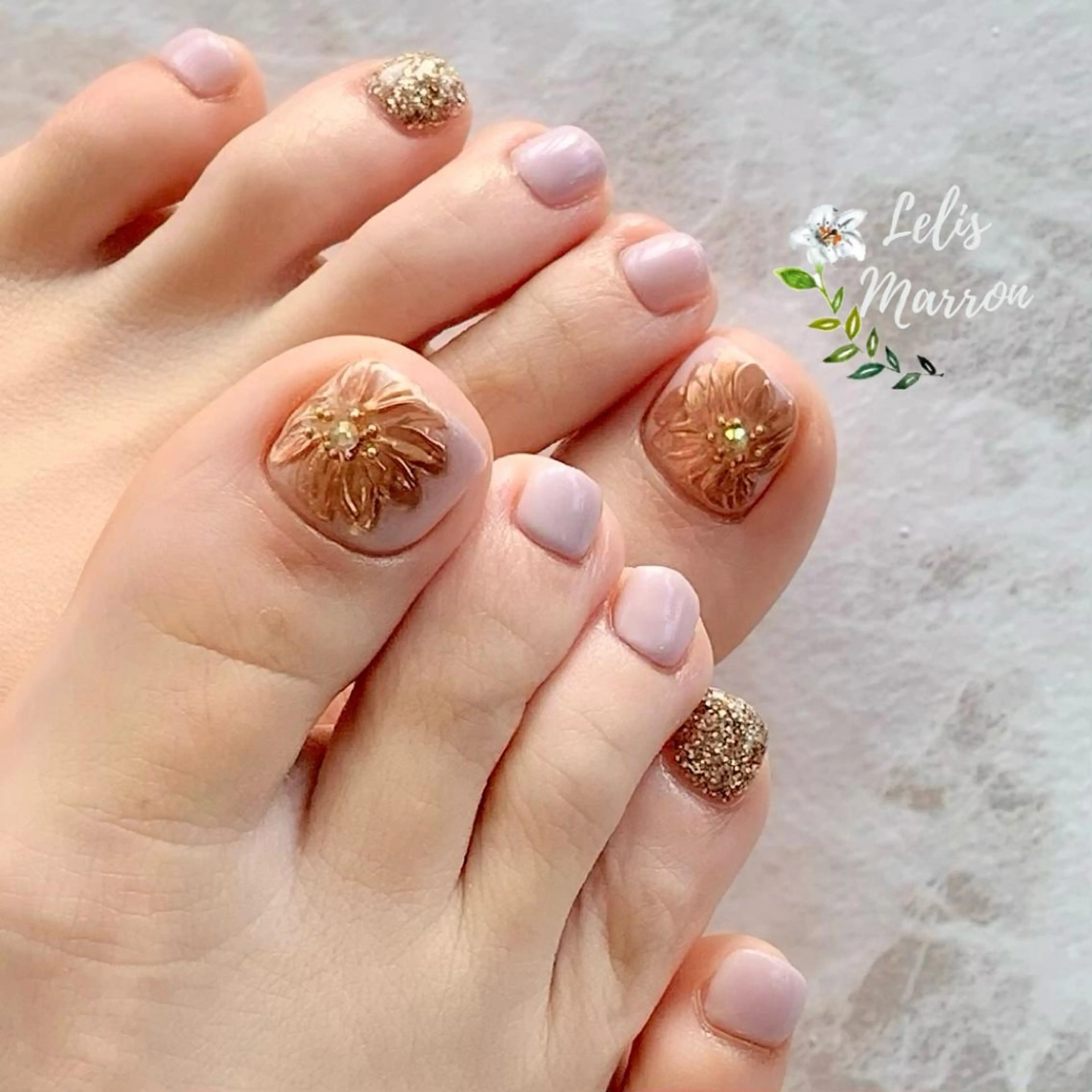 ネイル フラワーネイル フットネイル ミラーネイル ニュアンスネイル ワンカラーネイル Lelis Marron所属・岸 侑李のネイルデザイン