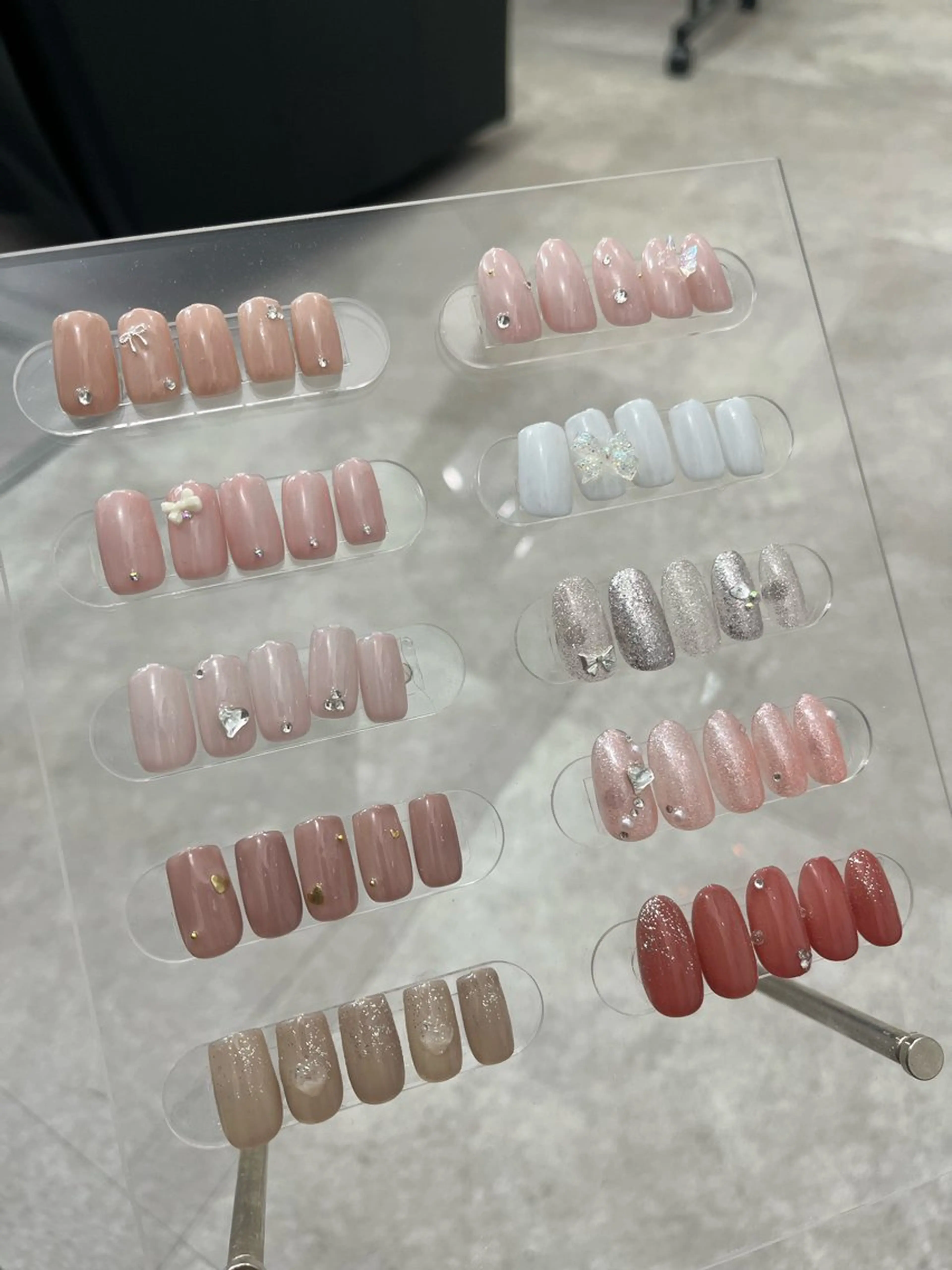 ネイル シンプルネイル ハンドネイル 鈴木 愛理のネイルデザイン